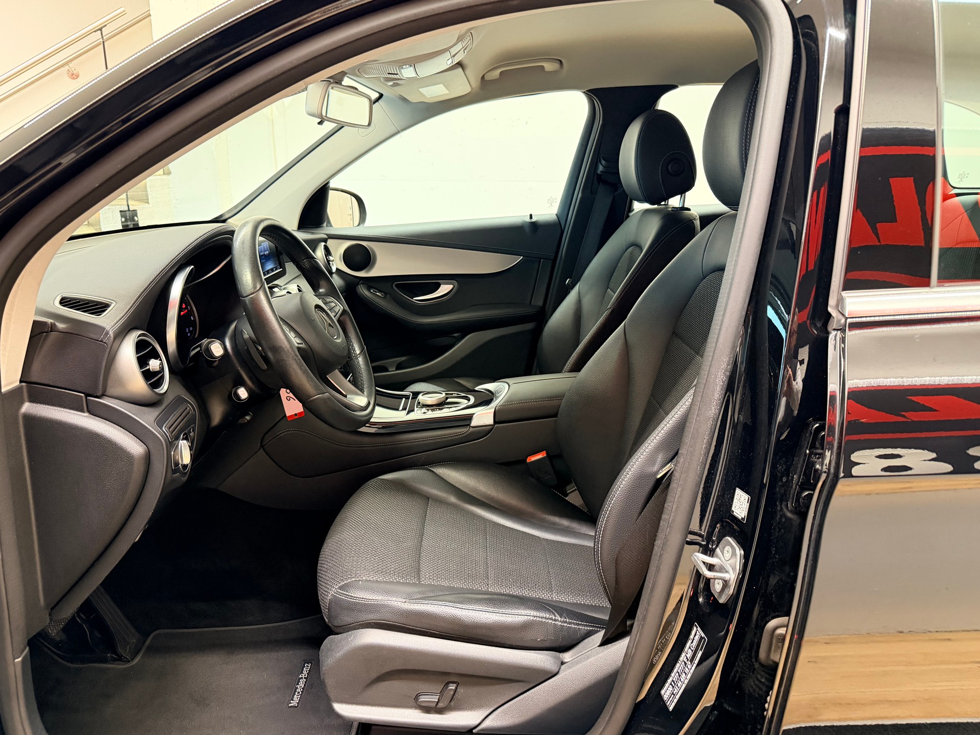 MERCEDES-BENZ GLC 250 4Matic 9G-Tronic-image-11
