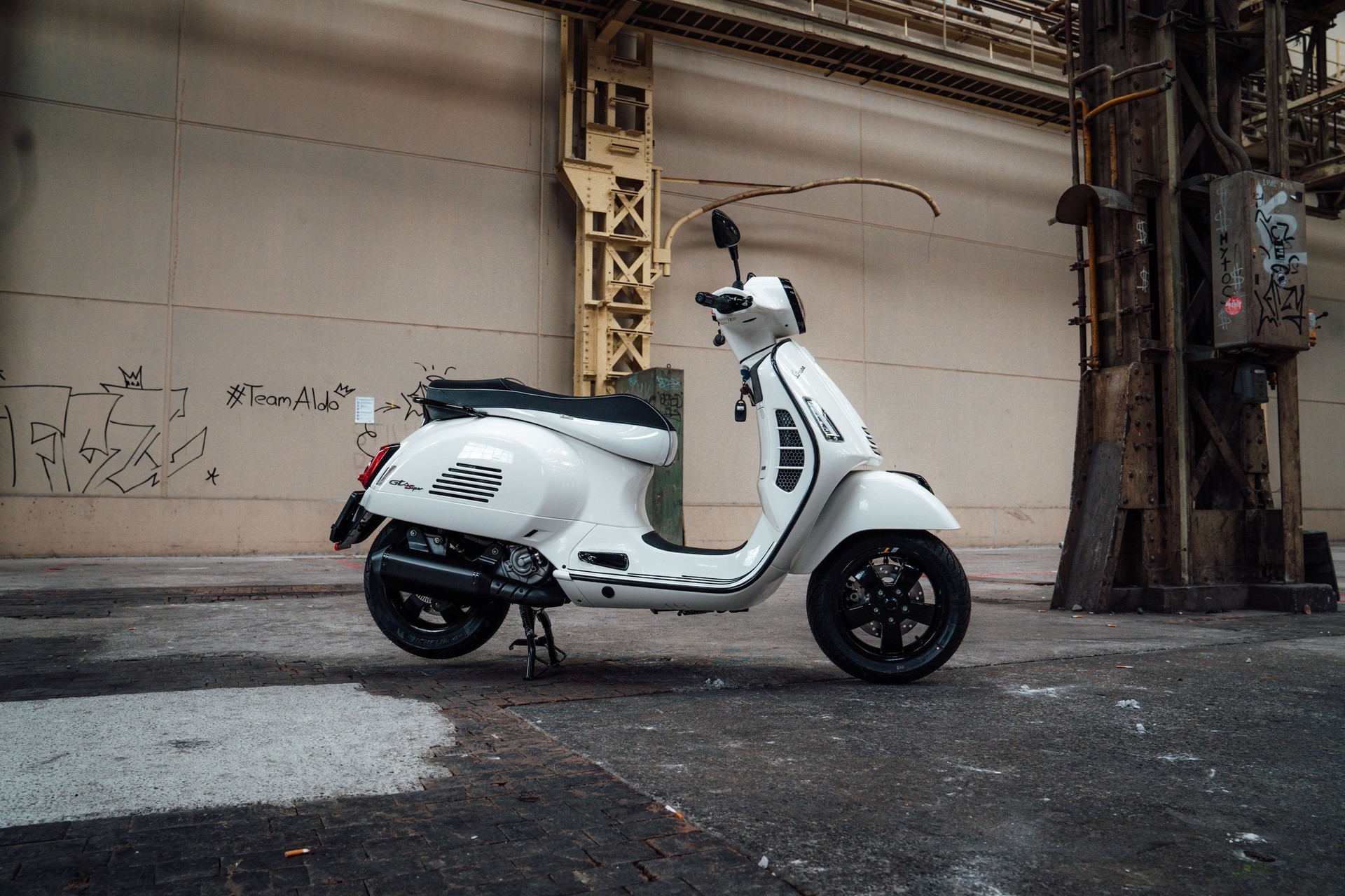 PIAGGIO Vespa GTS Super 125 i.e. ABS-image-2
