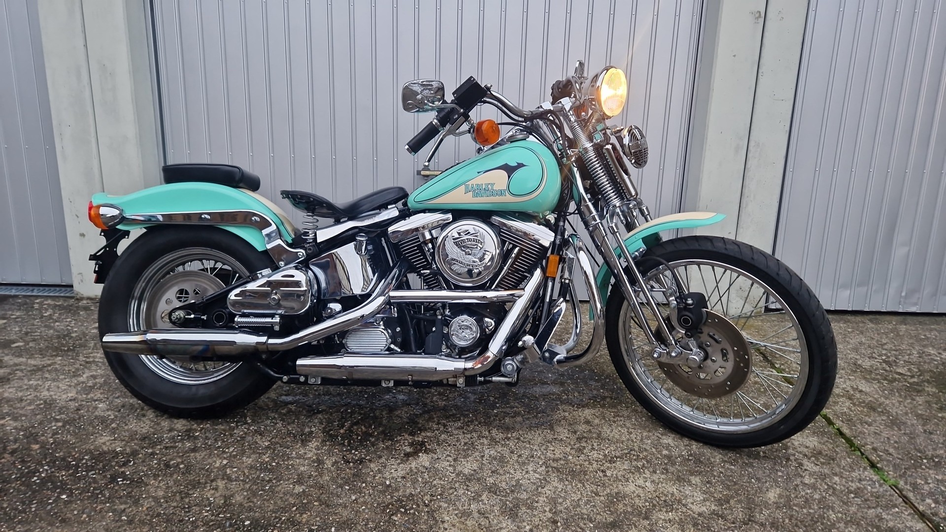 HARLEY-DAVIDSON FXSTS Springer Softail