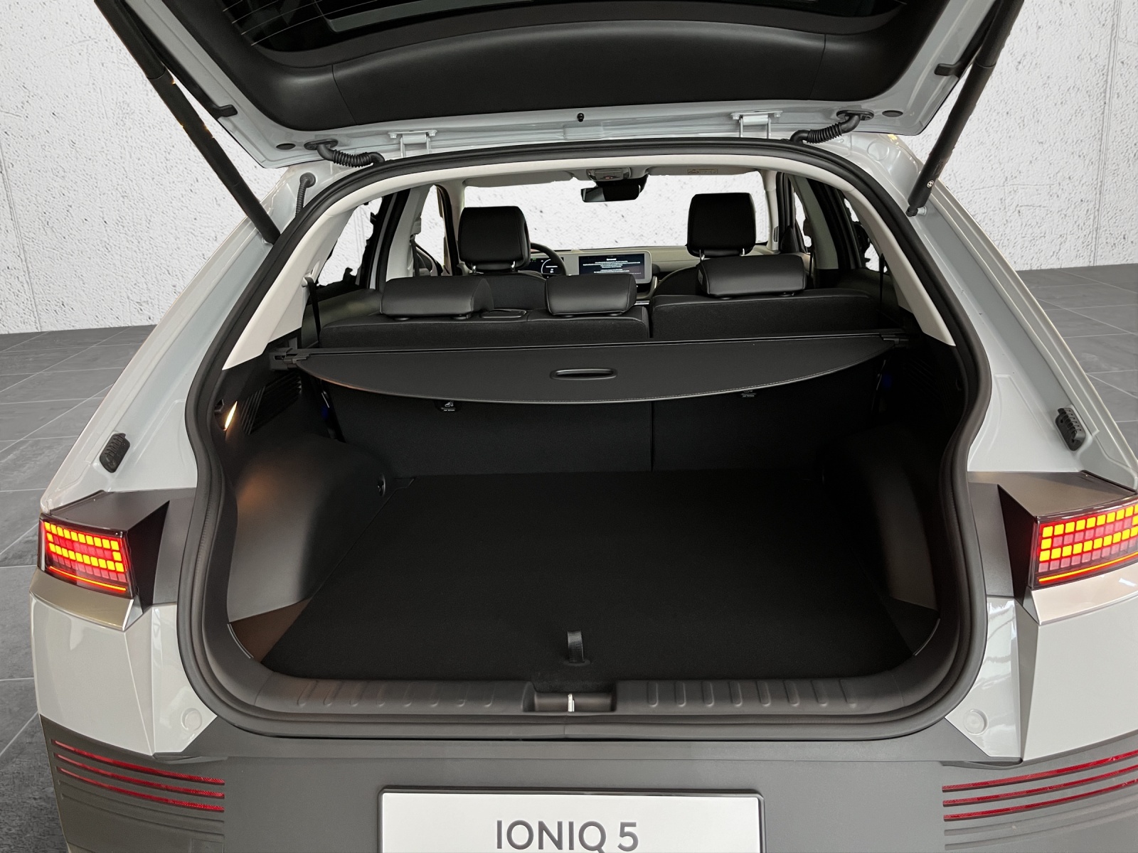HYUNDAI Ioniq 5 77kWh Amplia 4WD-image-13