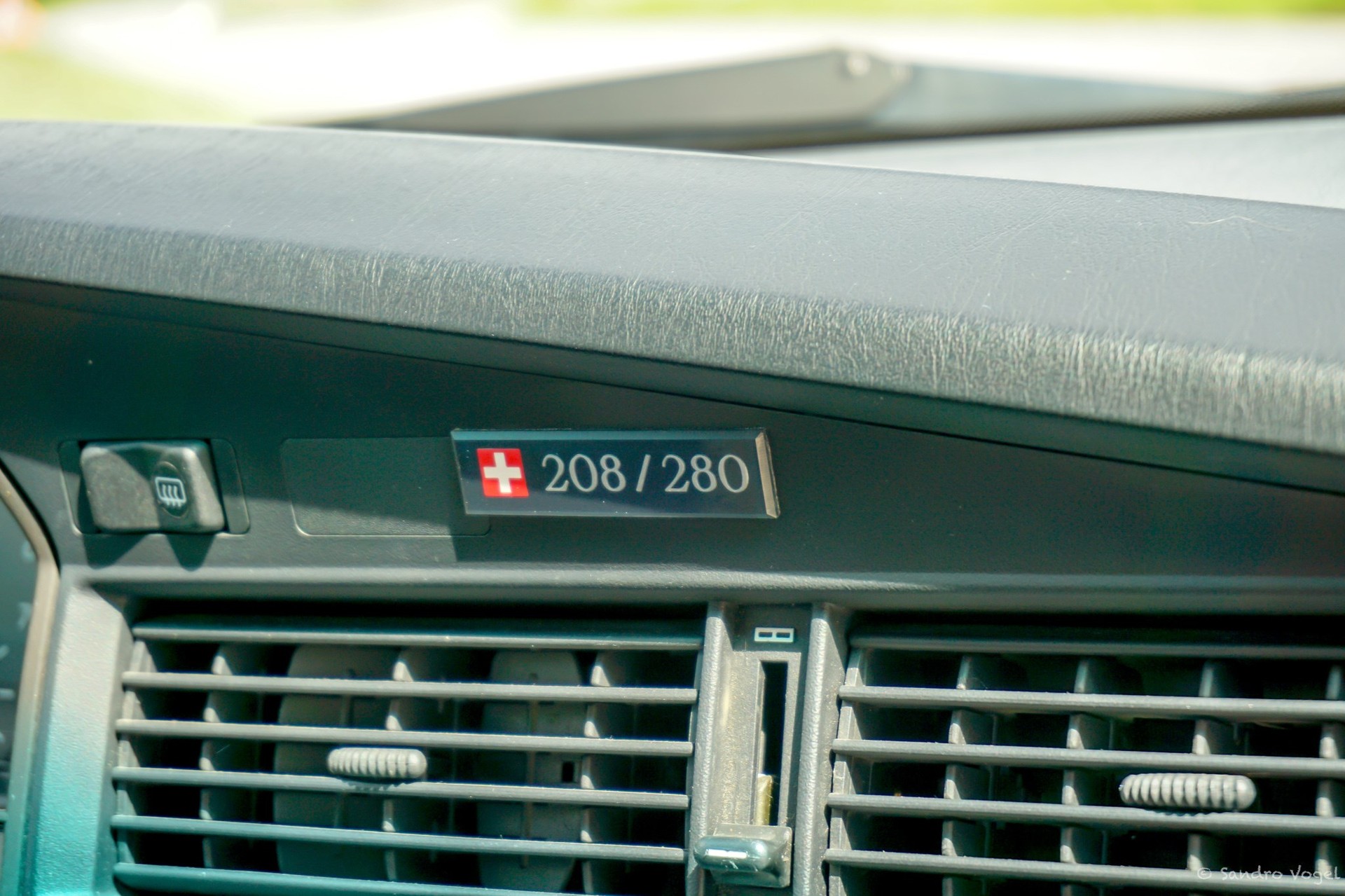 MERCEDES-BENZ 190 E 1.8 Avantgarde rosso Nr. 208/280-image-14