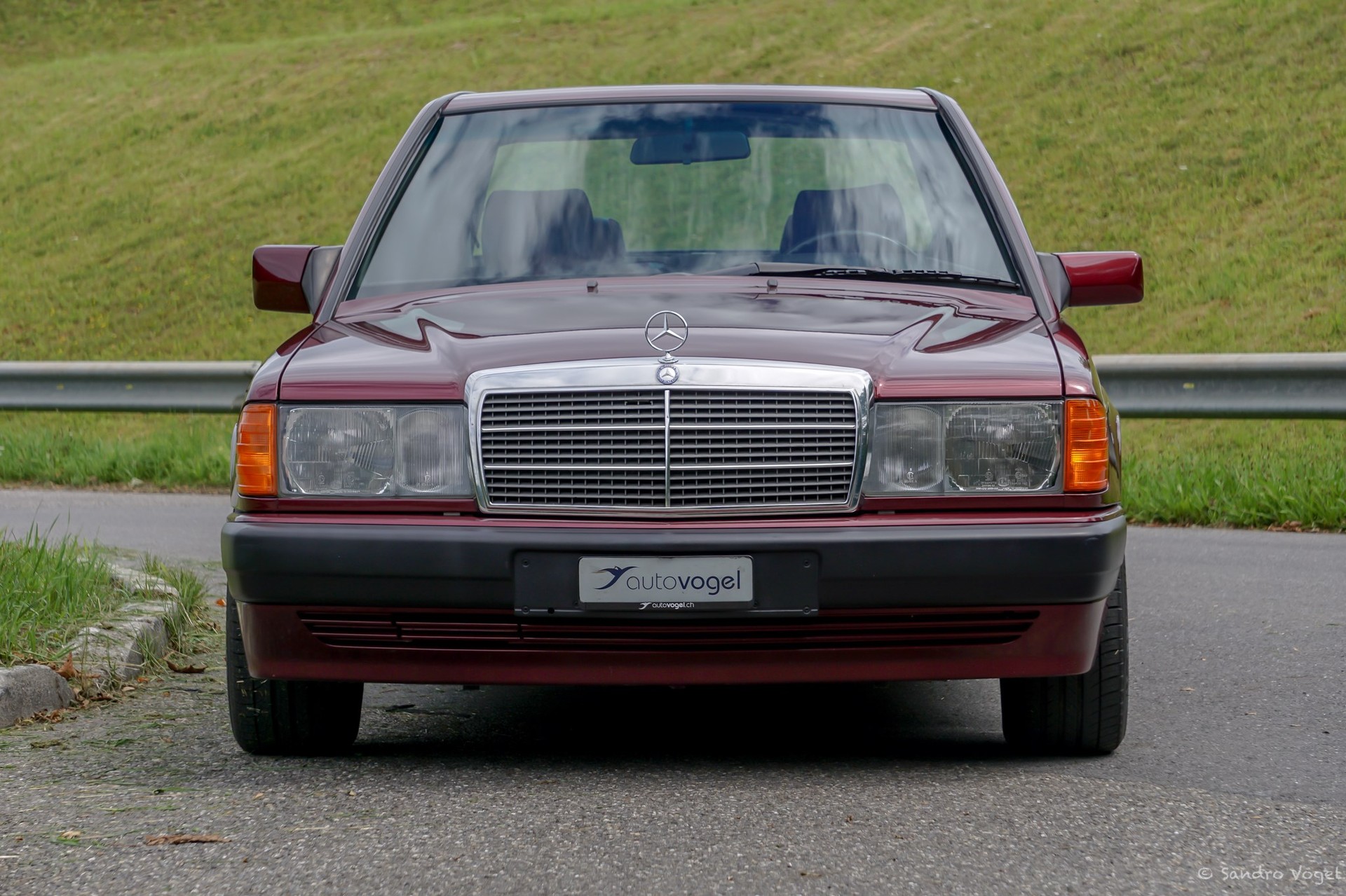 MERCEDES-BENZ 190 E 1.8 Avantgarde rosso Nr. 208/280-image-4