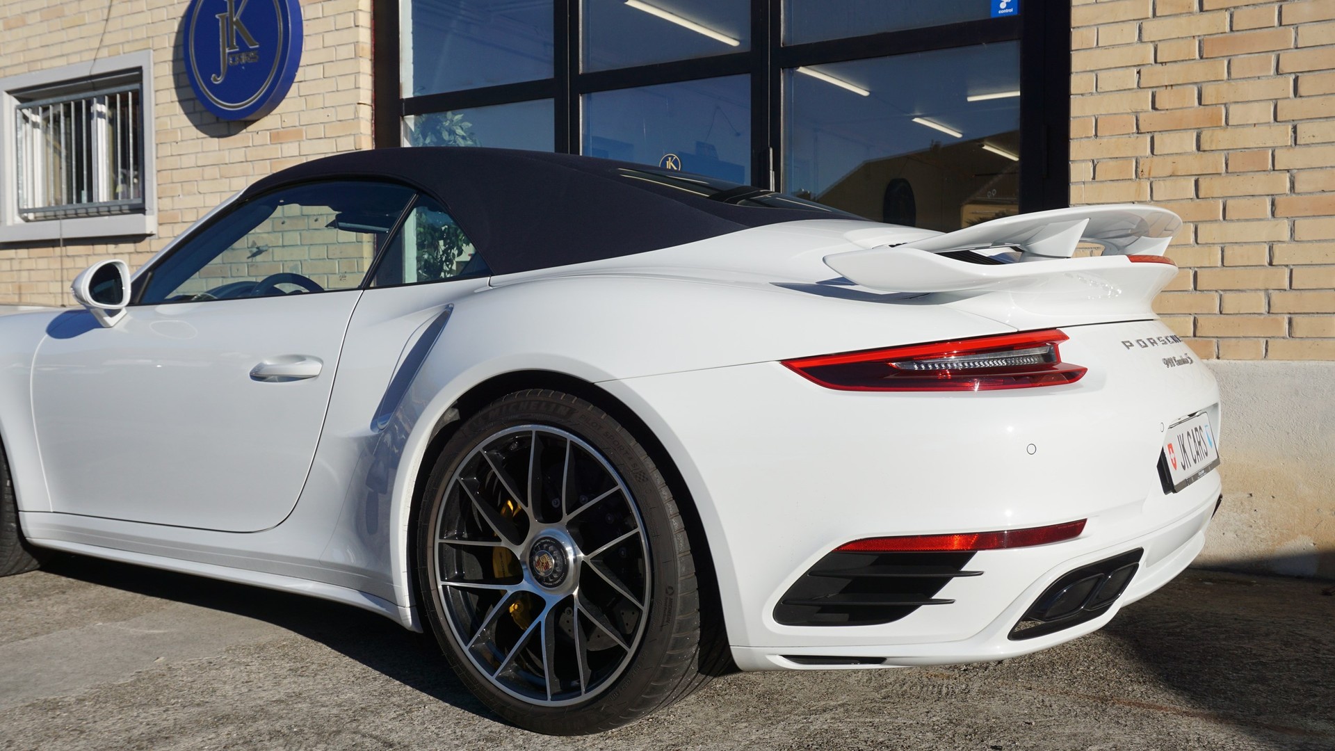 PORSCHE 911 Turbo S Cabrio PDK-image-6