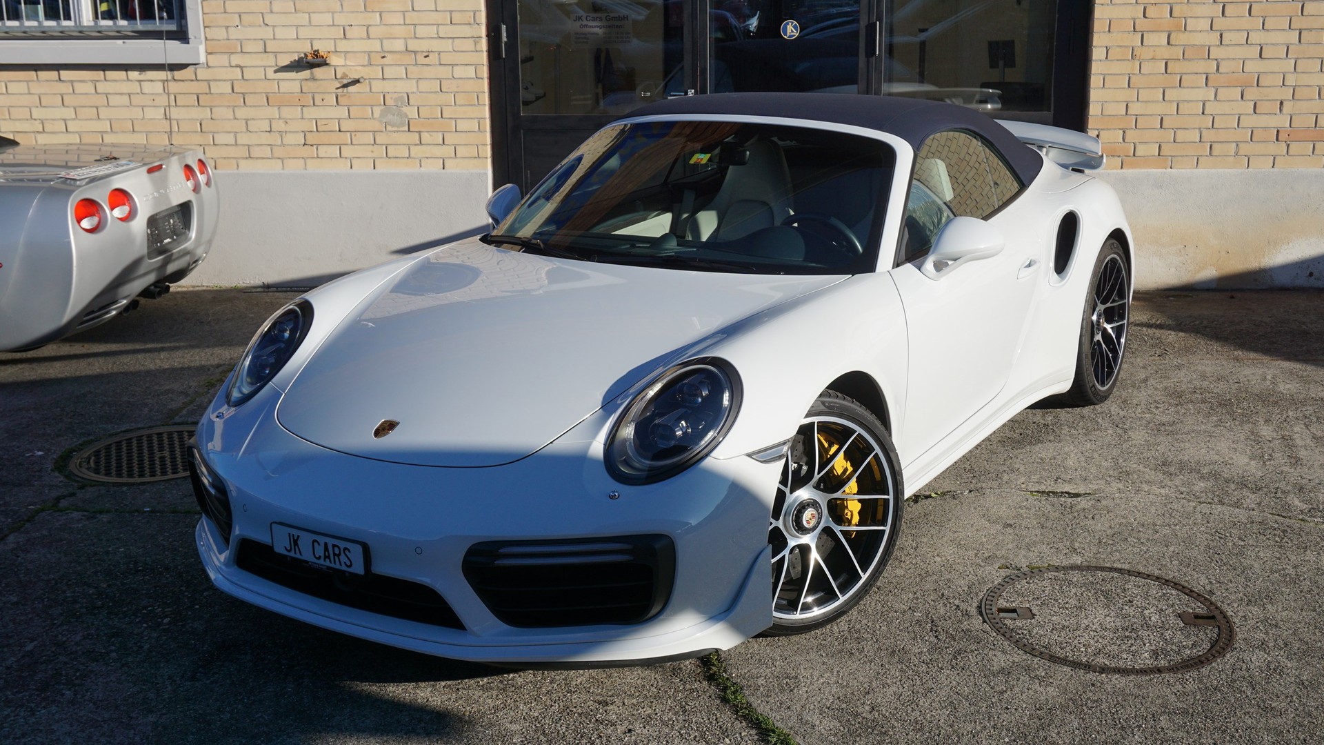 PORSCHE 911 Turbo S Cabrio PDK-showroom-element-3
