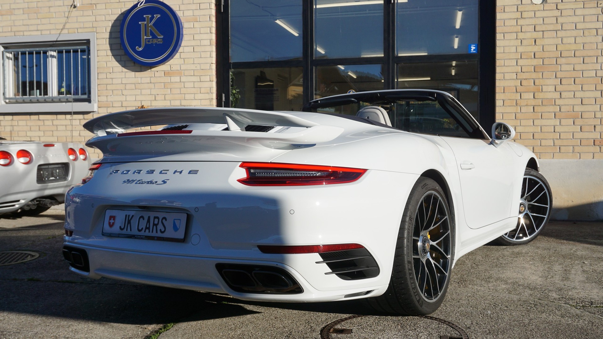 PORSCHE 911 Turbo S Cabrio PDK-image-11