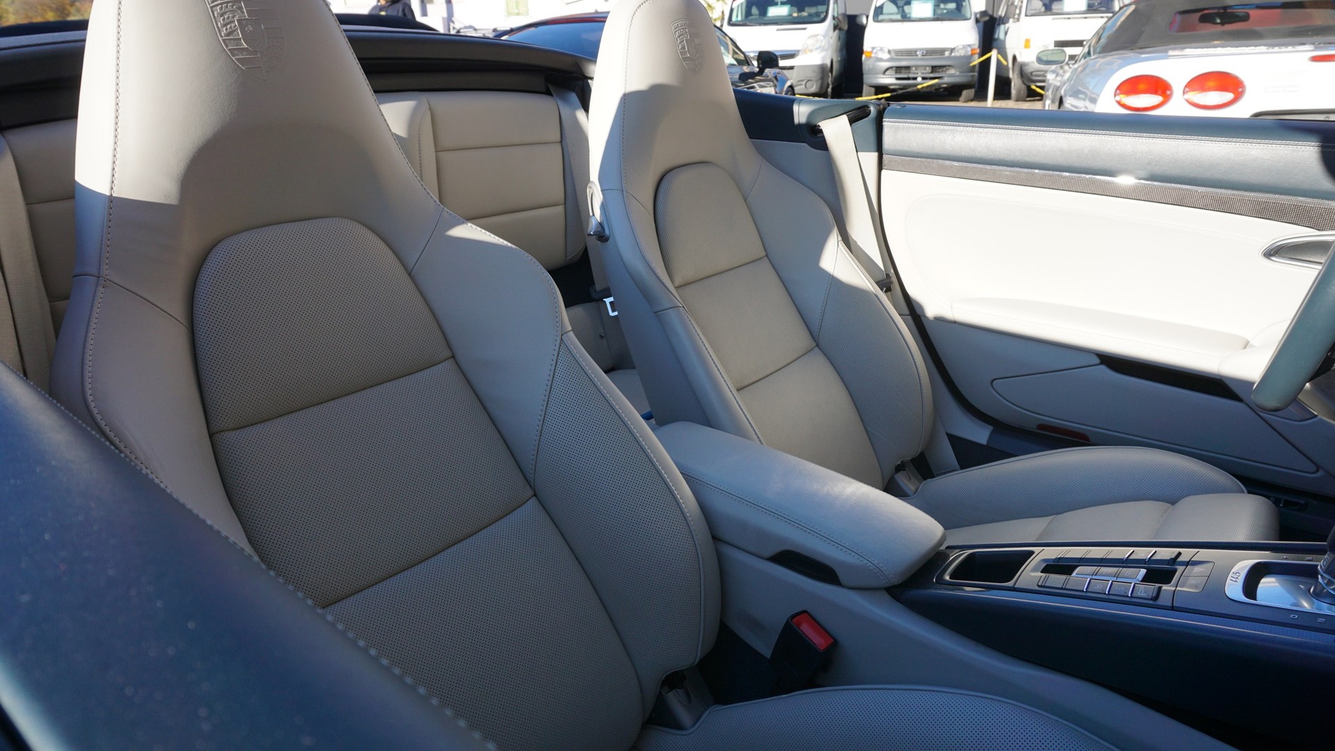 PORSCHE 911 Turbo S Cabrio PDK-image-15