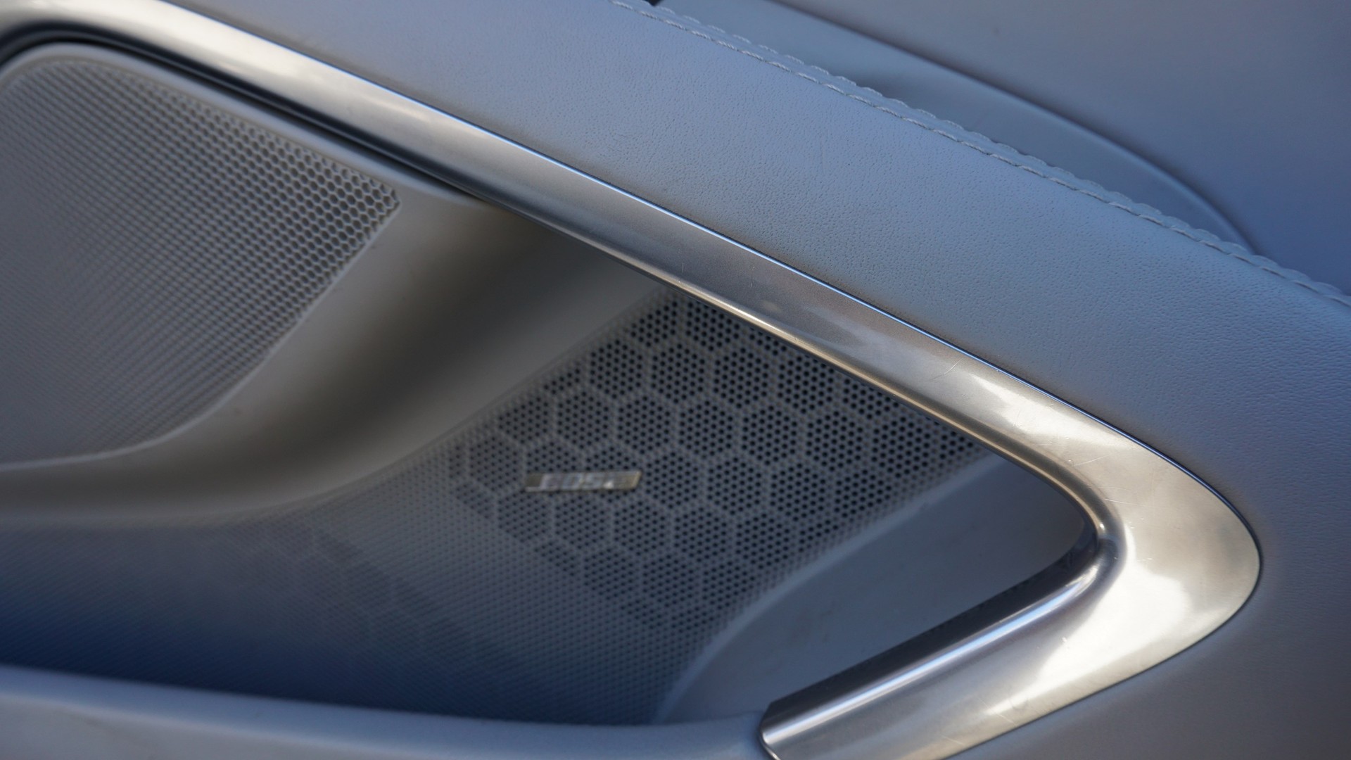 PORSCHE 911 Turbo S Cabrio PDK-image-17