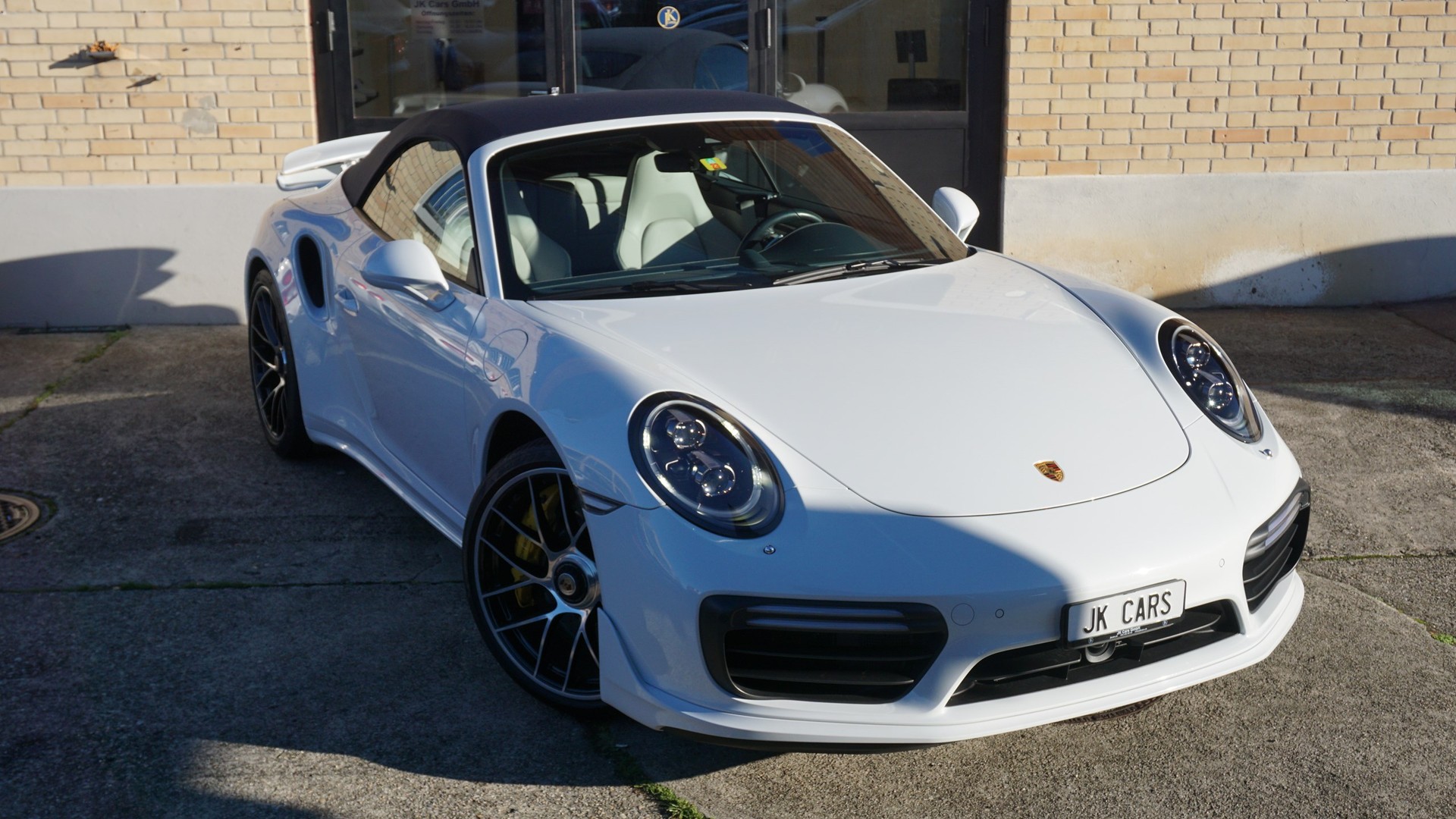 PORSCHE 911 Turbo S Cabrio PDK-showroom-element-2