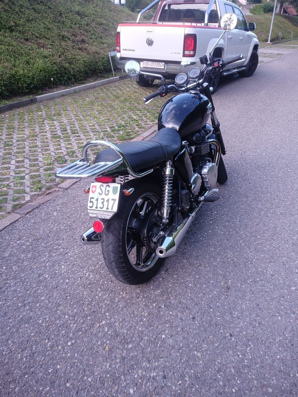 TRIUMPH Bonneville SE 900 i-image-3
