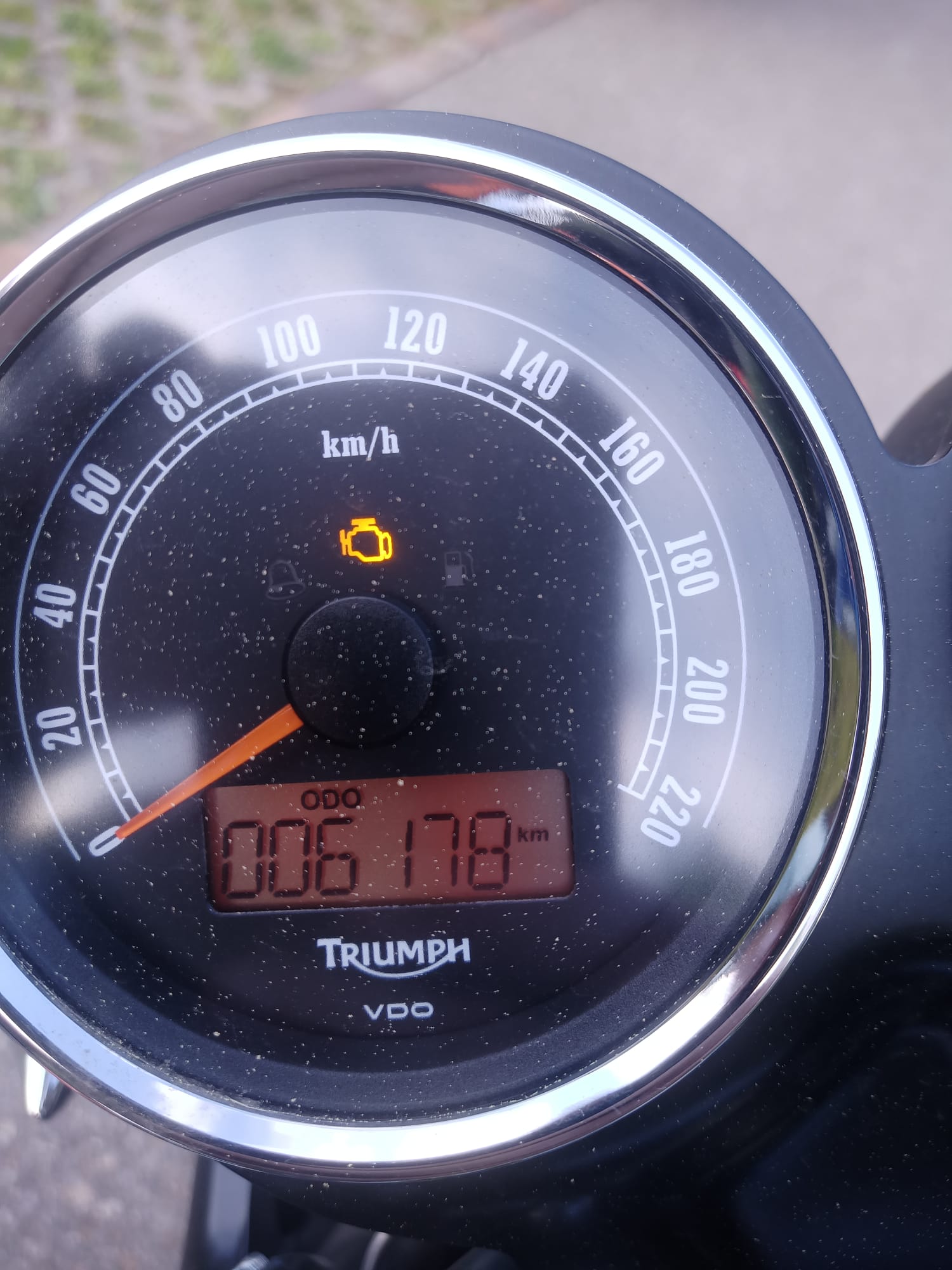TRIUMPH Bonneville SE 900 i-image-4