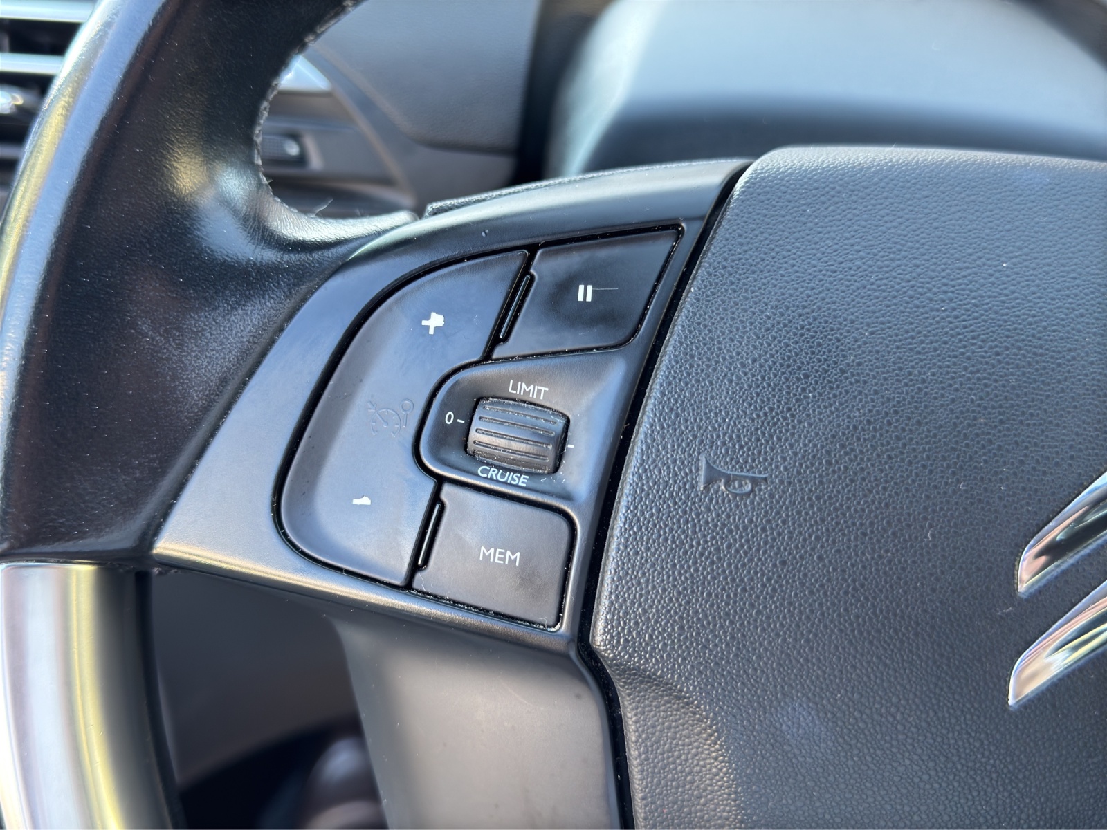 CITROEN C4 Picasso 1.2 Pure Tech Shine-image-23
