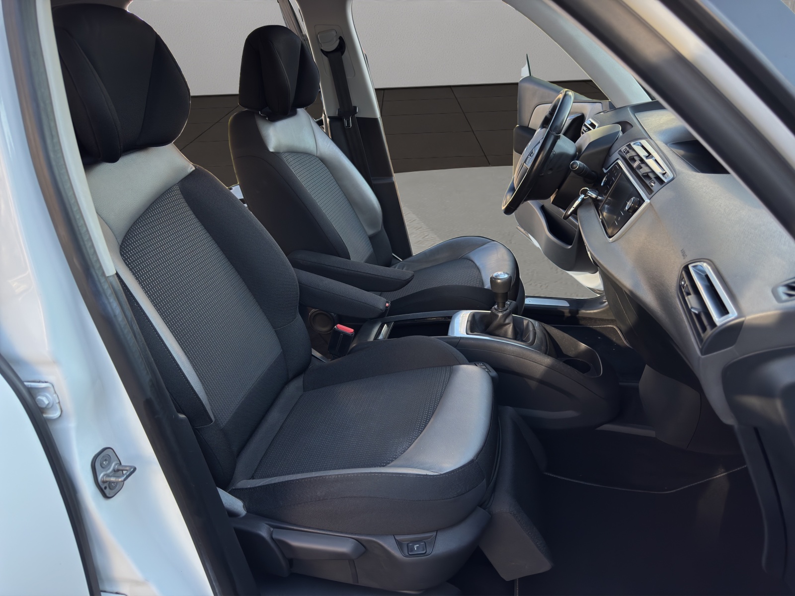 CITROEN C4 Picasso 1.2 Pure Tech Shine-image-16