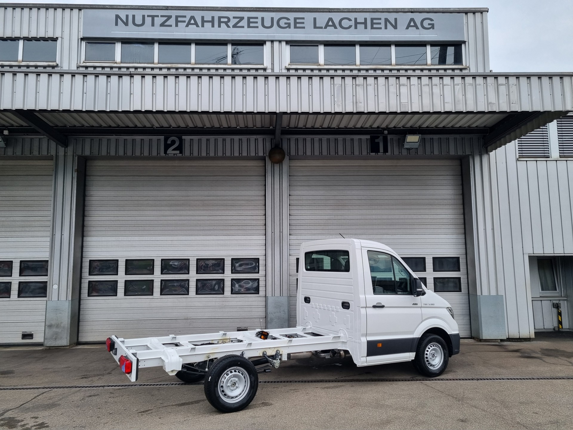 MAN 3.180 4x4 Automat (3'640mm)-image-2
