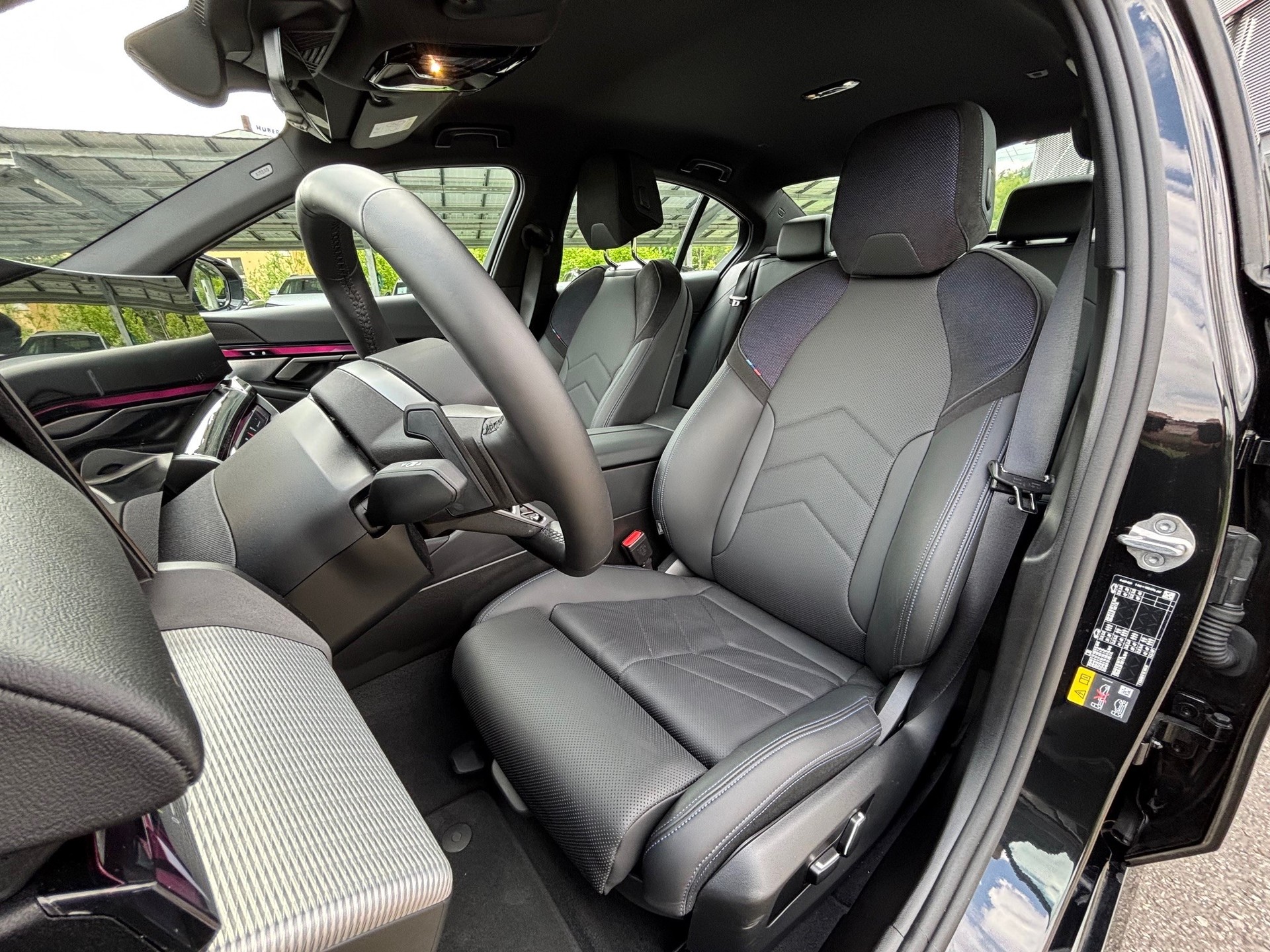BMW i5 eDrive 40 M Sport-image-9
