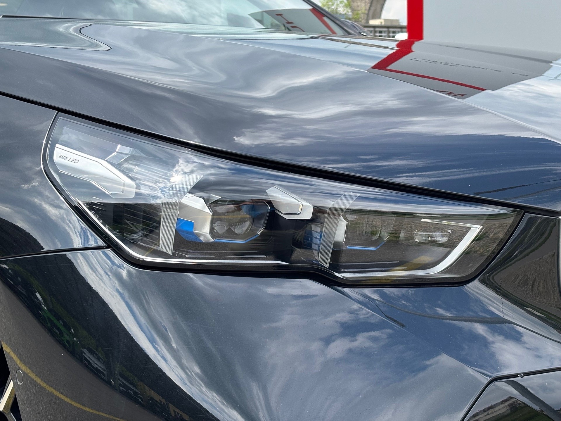 BMW i5 eDrive 40 M Sport-image-3