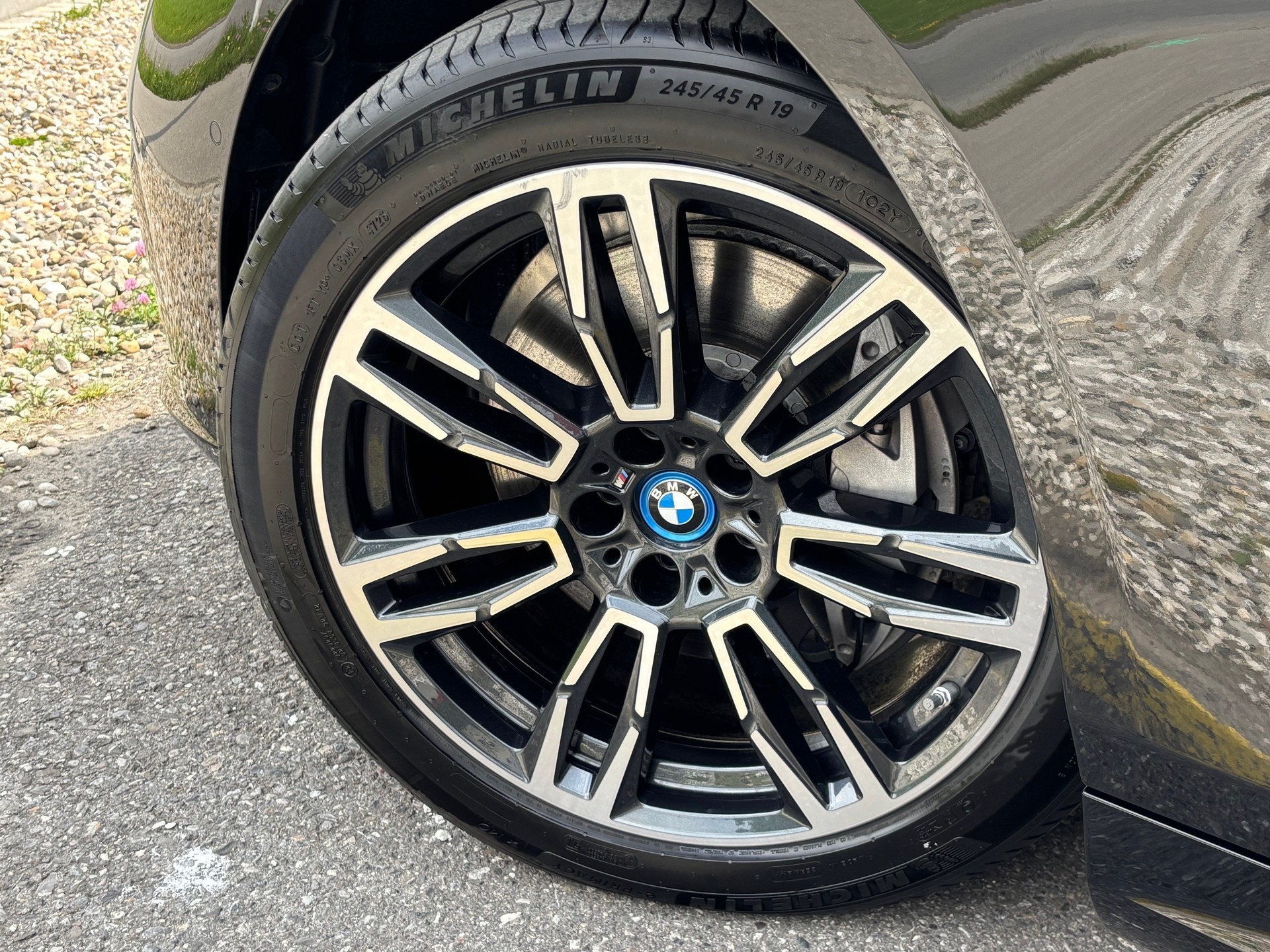 BMW i5 eDrive 40 M Sport-image-4