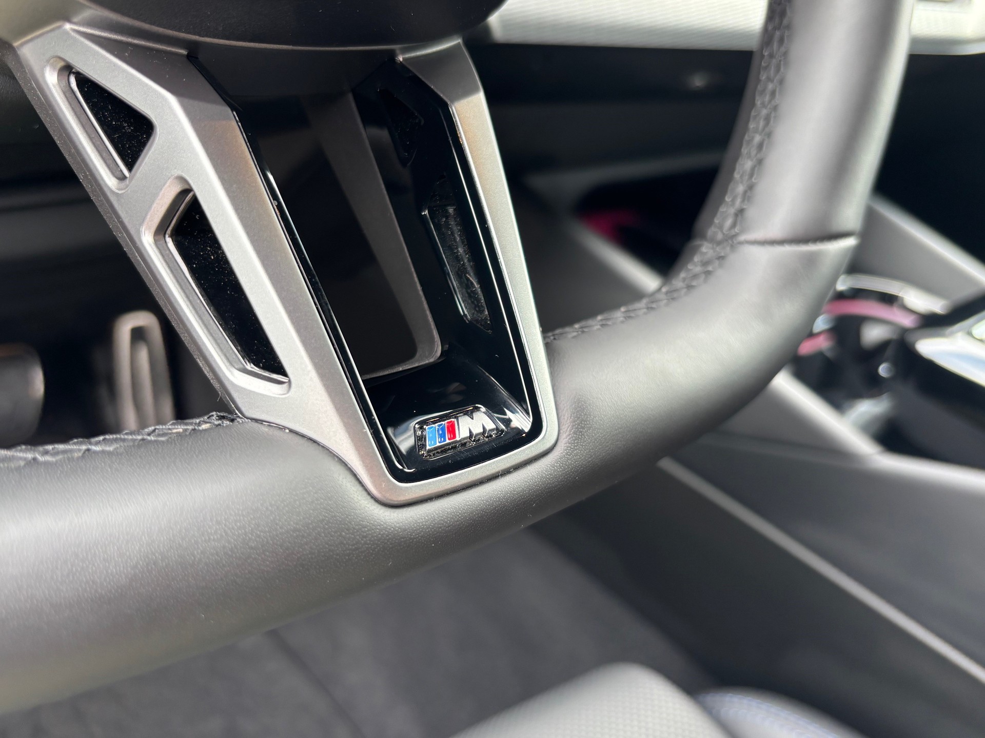 BMW i5 eDrive 40 M Sport-image-10