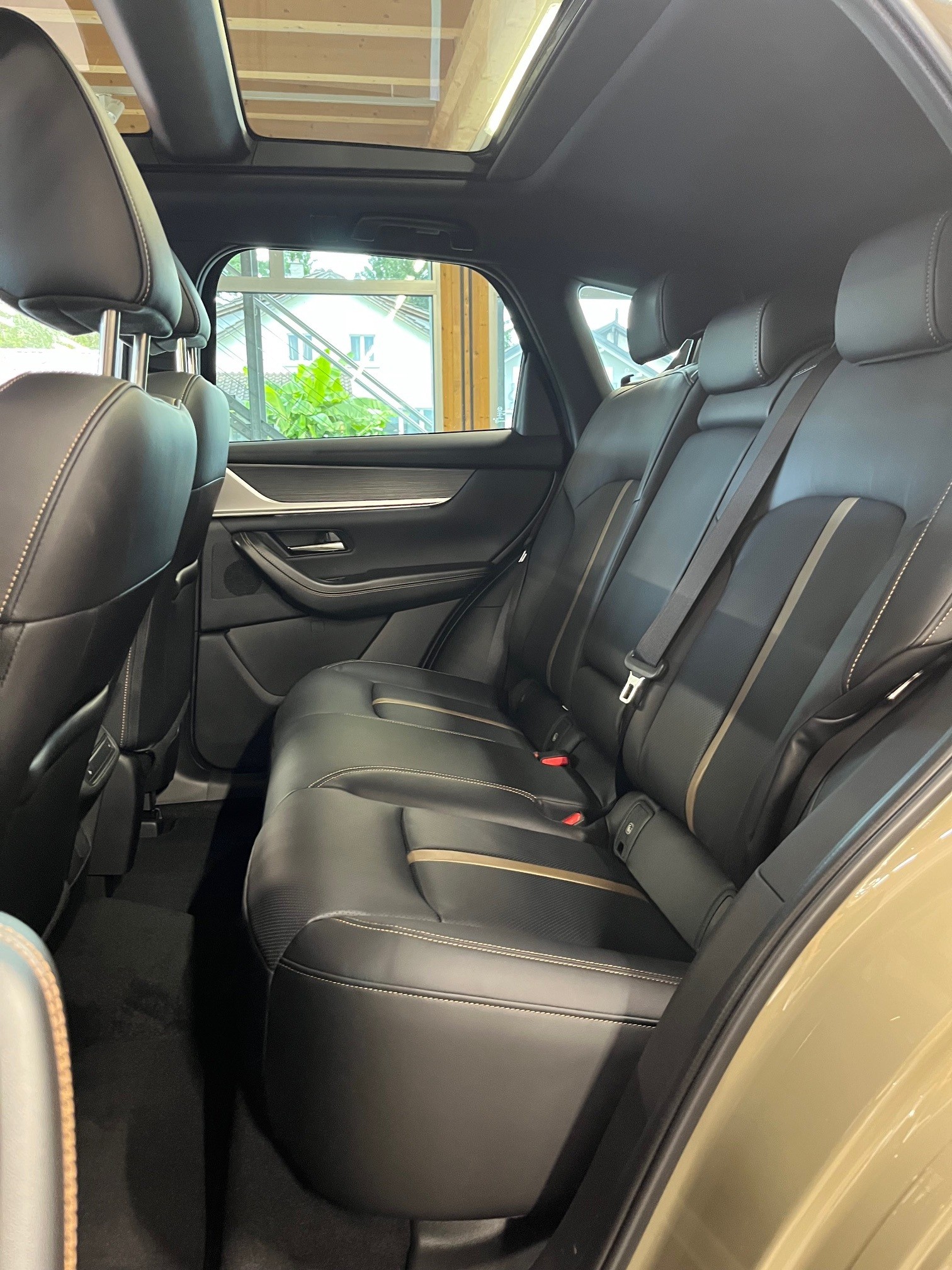 MAZDA CX-60 e-Skyactiv PHEV 327 AWD Homura-image-8