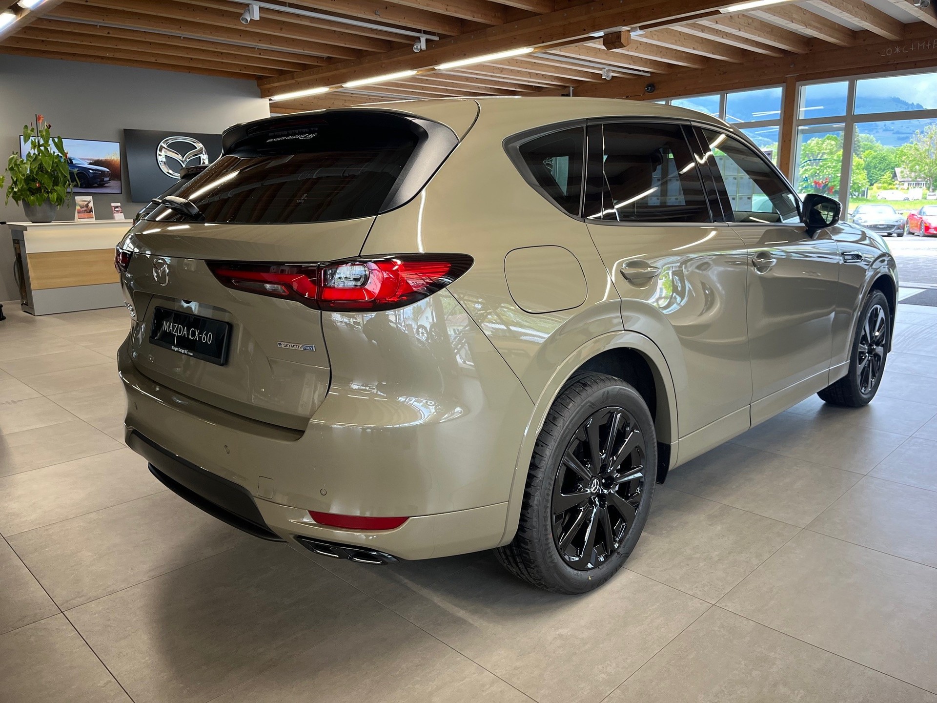 MAZDA CX-60 e-Skyactiv PHEV 327 AWD Homura-image-4