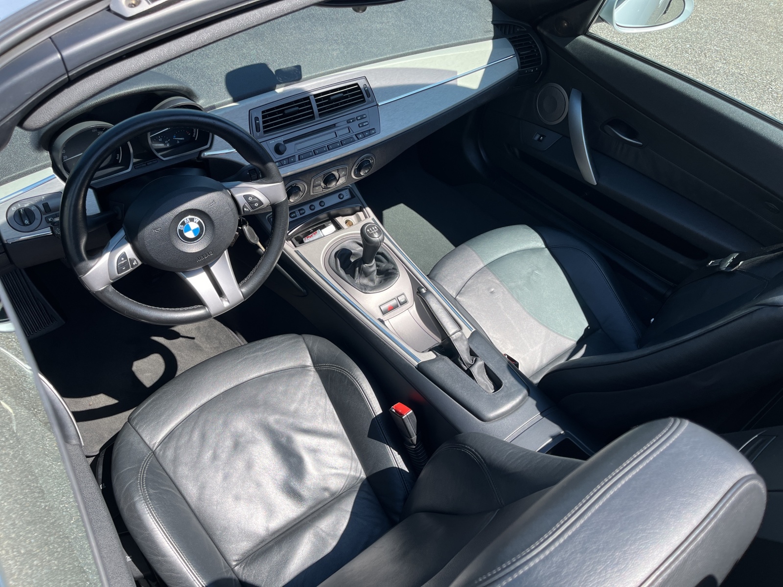 BMW Z4 2.2i Roadster-image-9