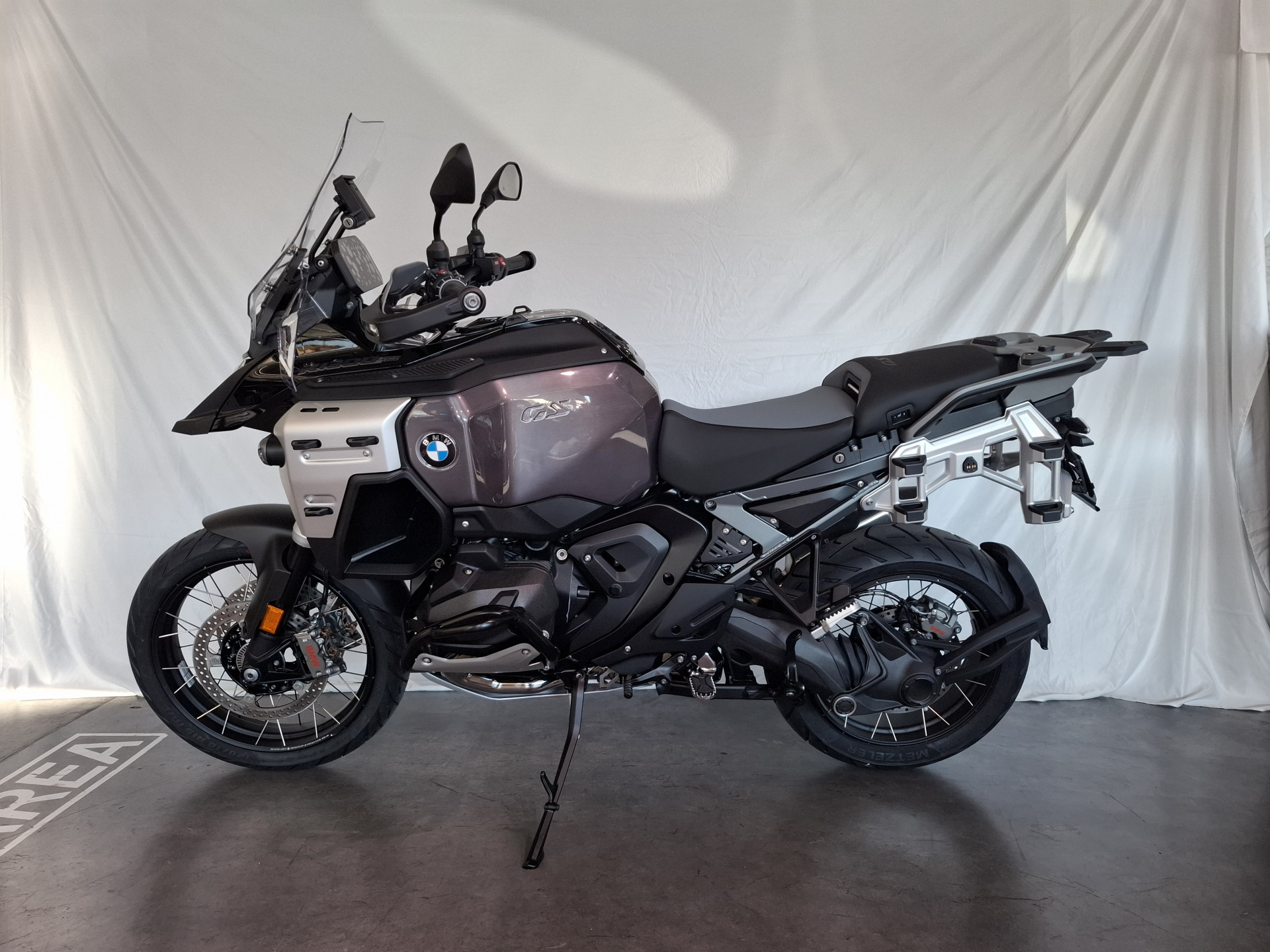 BMW R 1300 GS Adventure-image-1