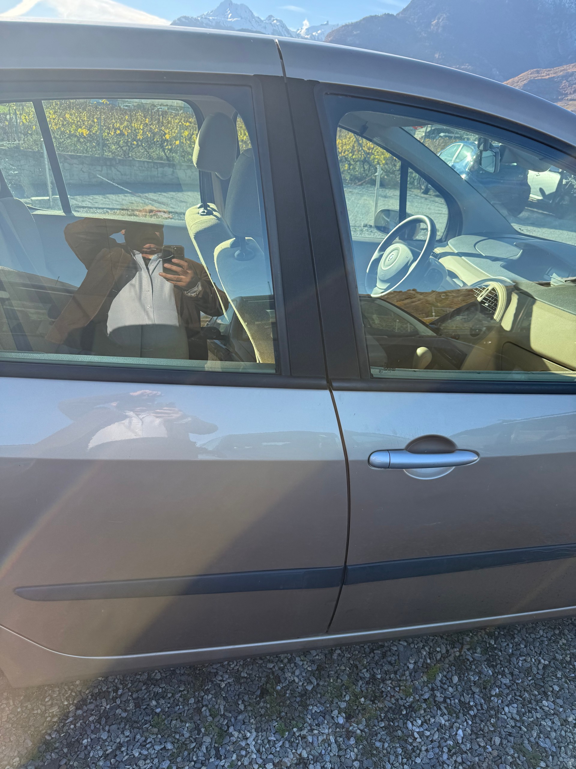 RENAULT MODUS-image-9