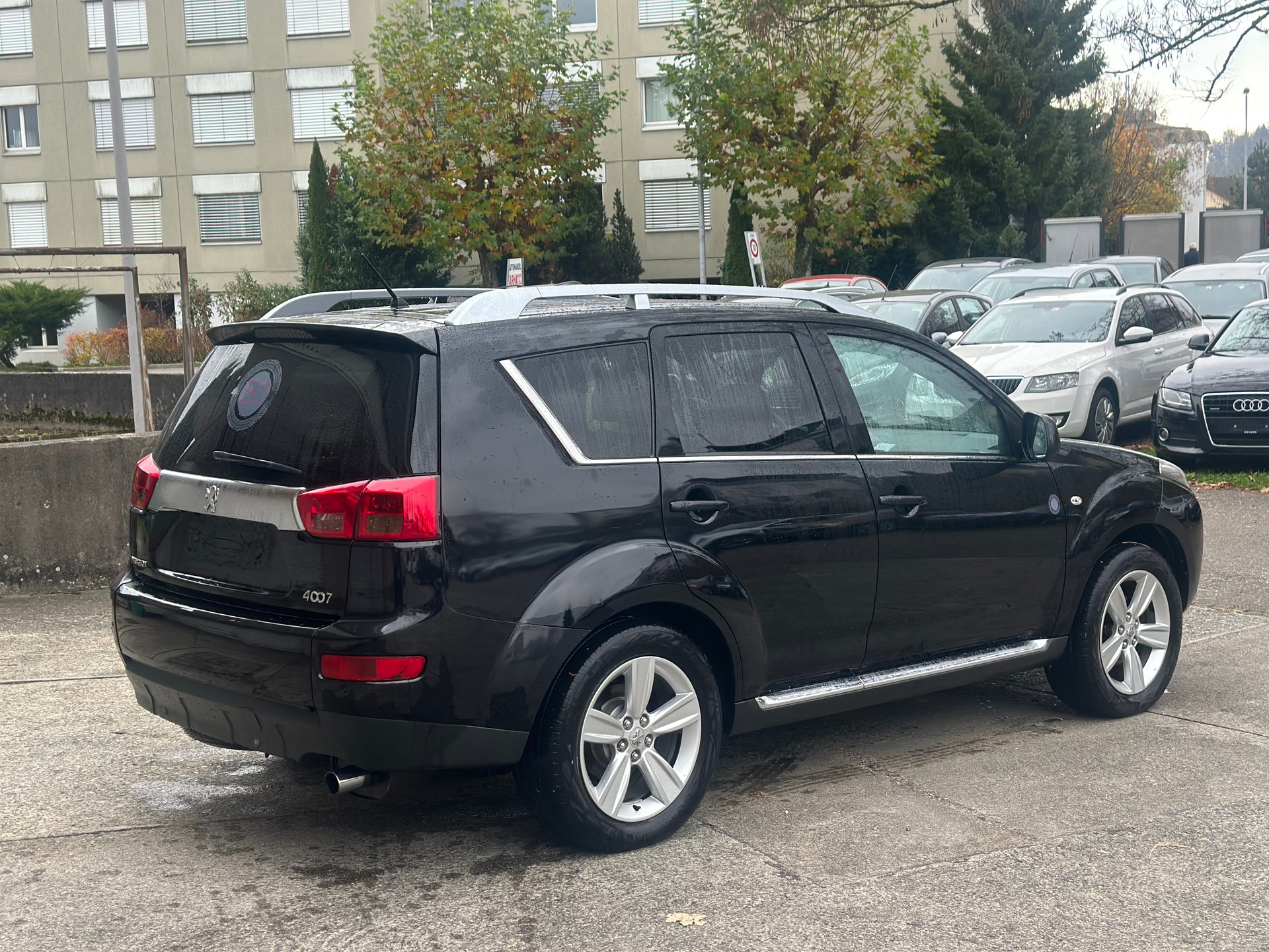 PEUGEOT 4007 2.4 Platinum Edition CVT-image-2