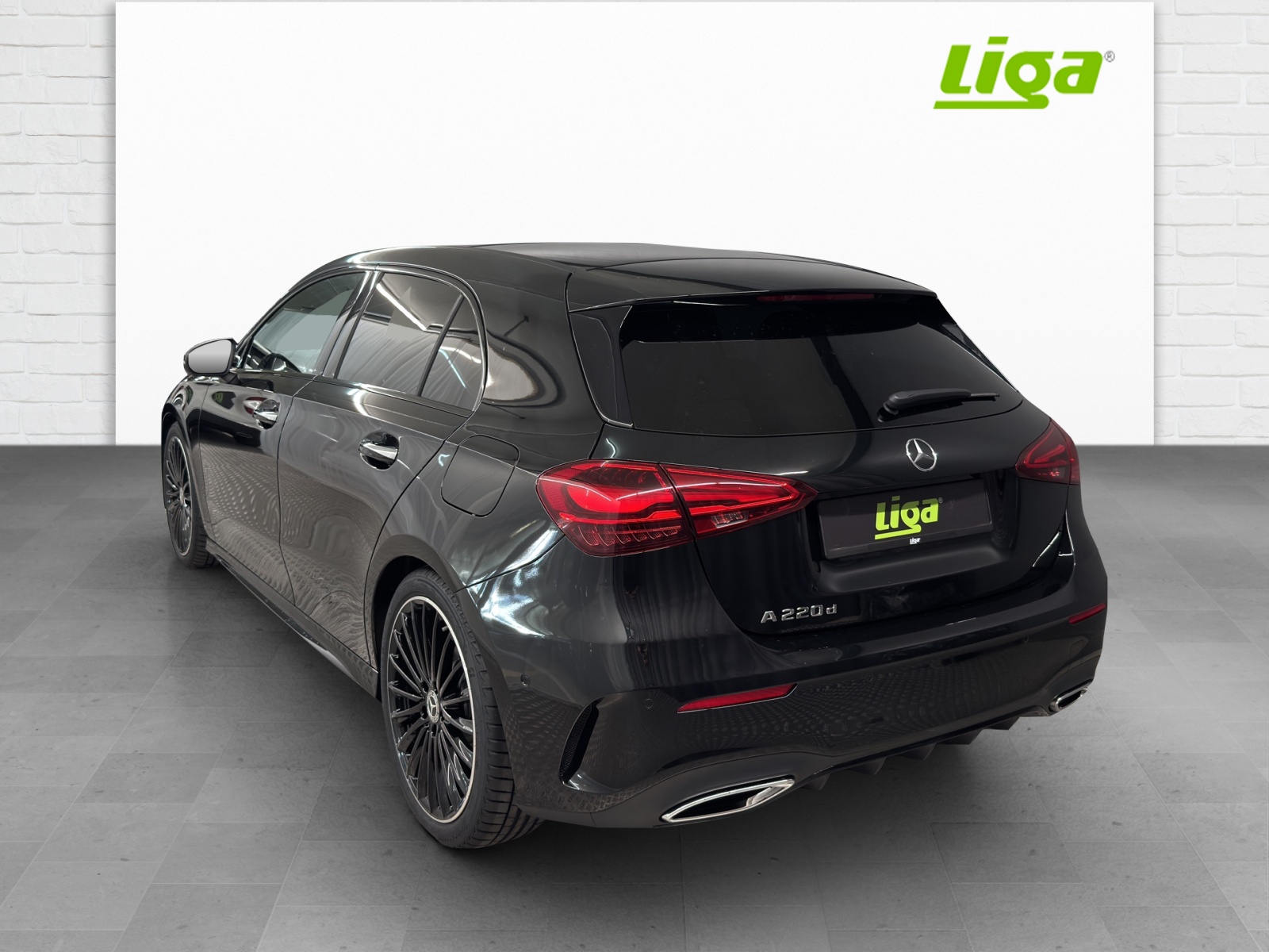 MERCEDES-BENZ A 220 d AMG Line-showroom-element-3