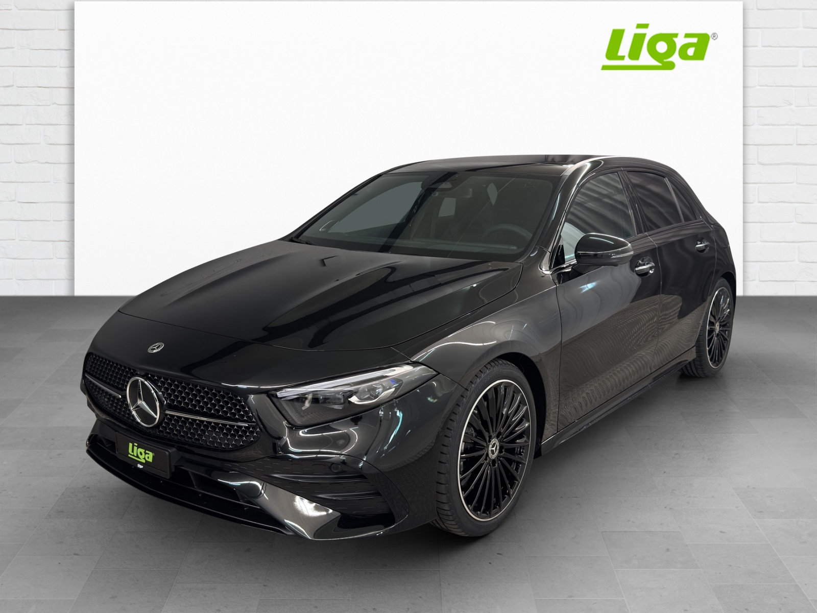MERCEDES-BENZ A 220 d AMG Line-showroom-element-1