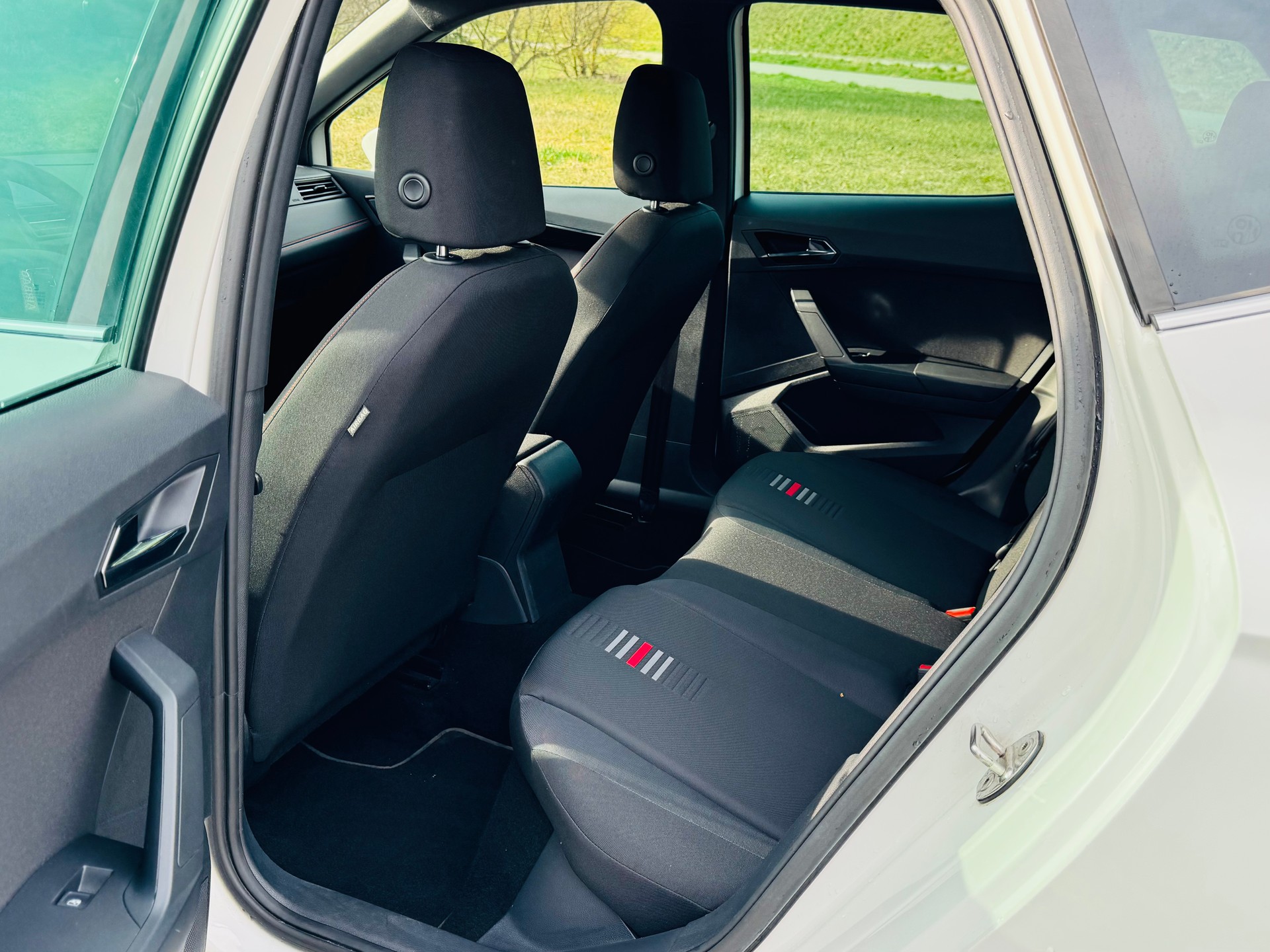 SEAT Arona 1.5 TSI Evo FR-Line-image-14