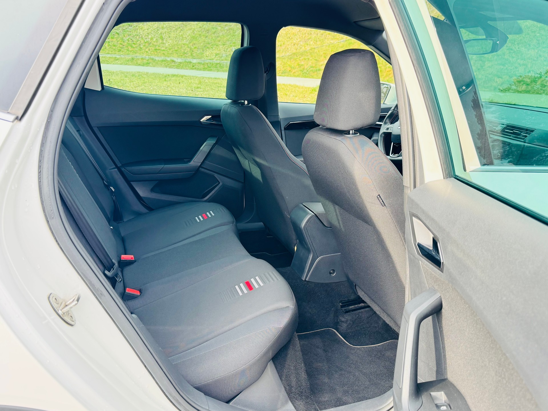 SEAT Arona 1.5 TSI Evo FR-Line-image-13