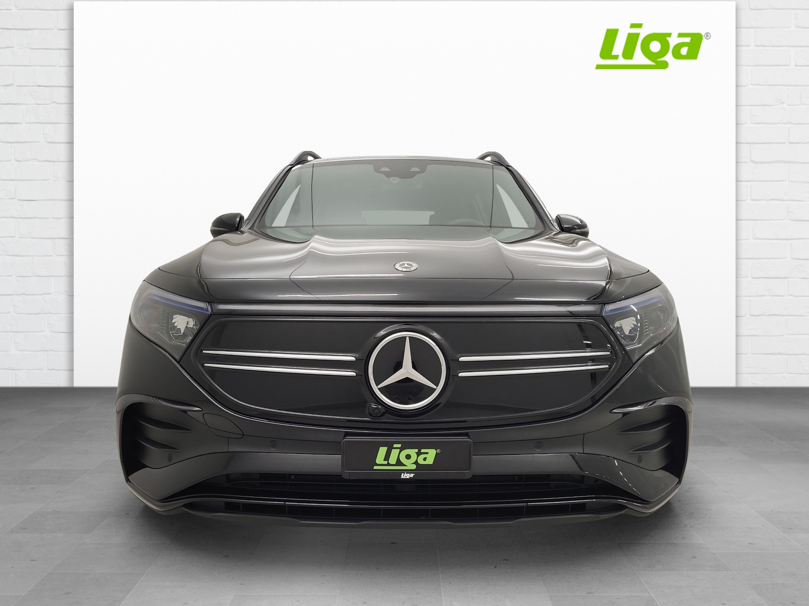 MERCEDES-BENZ EQB 350 AMG Line 4Matic-showroom-element-2