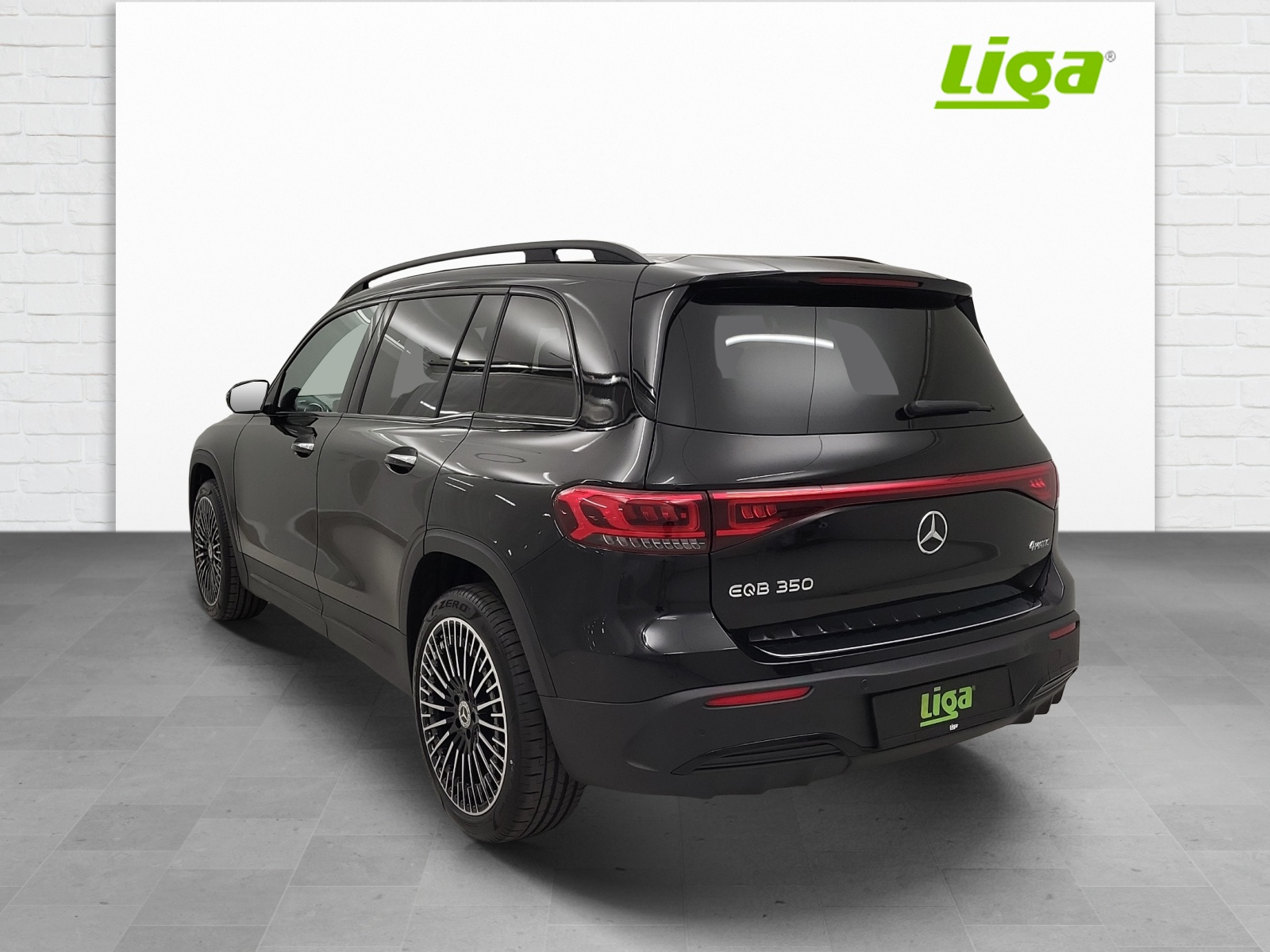 MERCEDES-BENZ EQB 350 AMG Line 4Matic-showroom-element-3