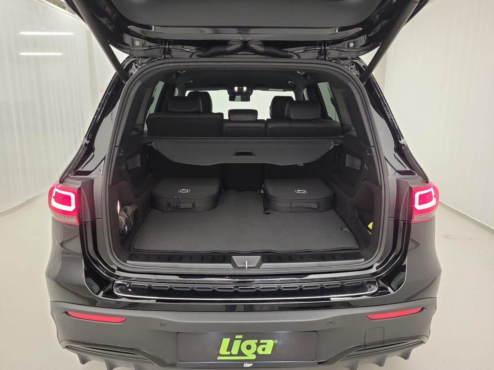 MERCEDES-BENZ EQB 350 AMG Line 4Matic-image-10