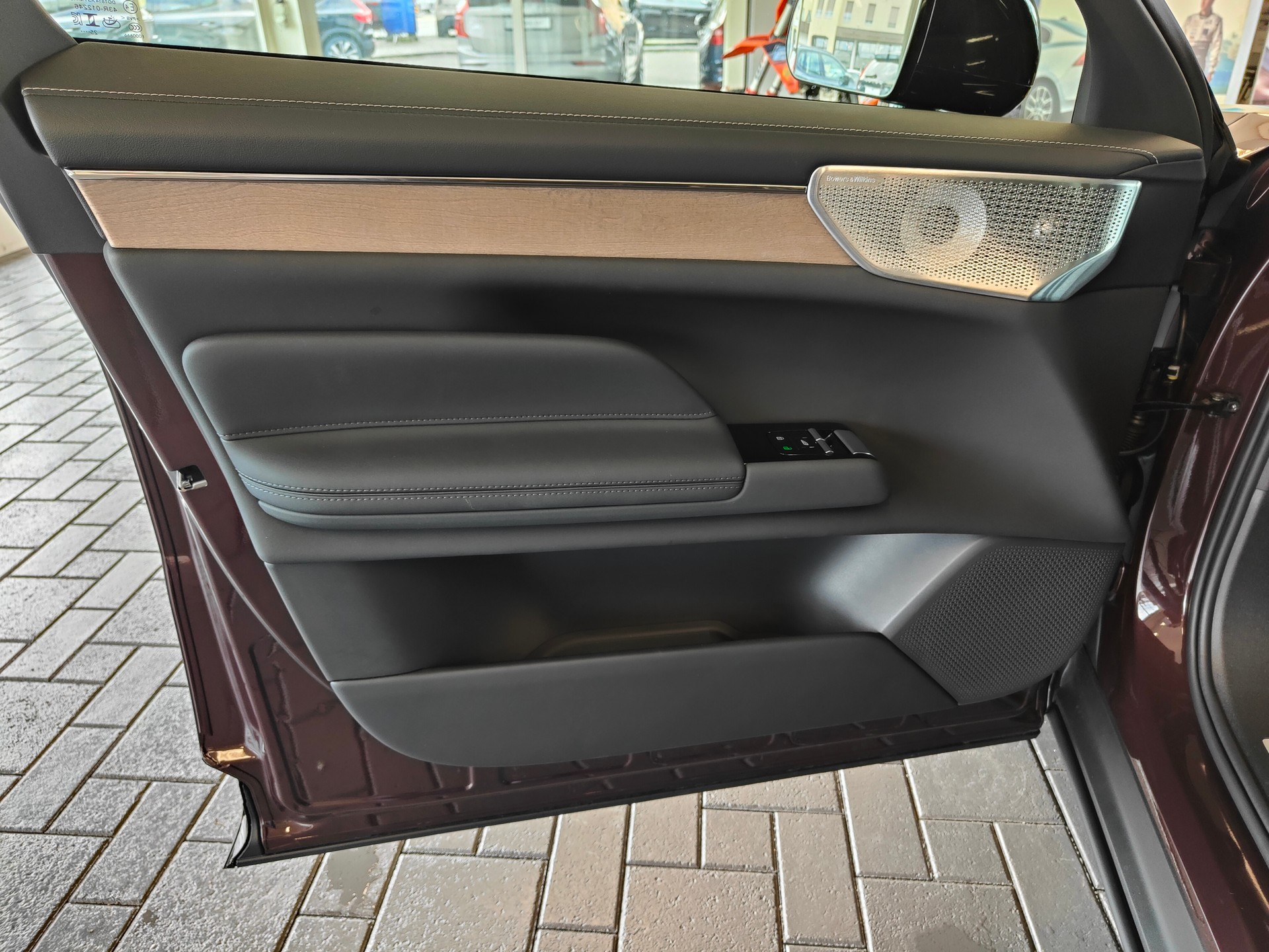 VOLVO ES90 Single 88 kWh Ultra-image-6