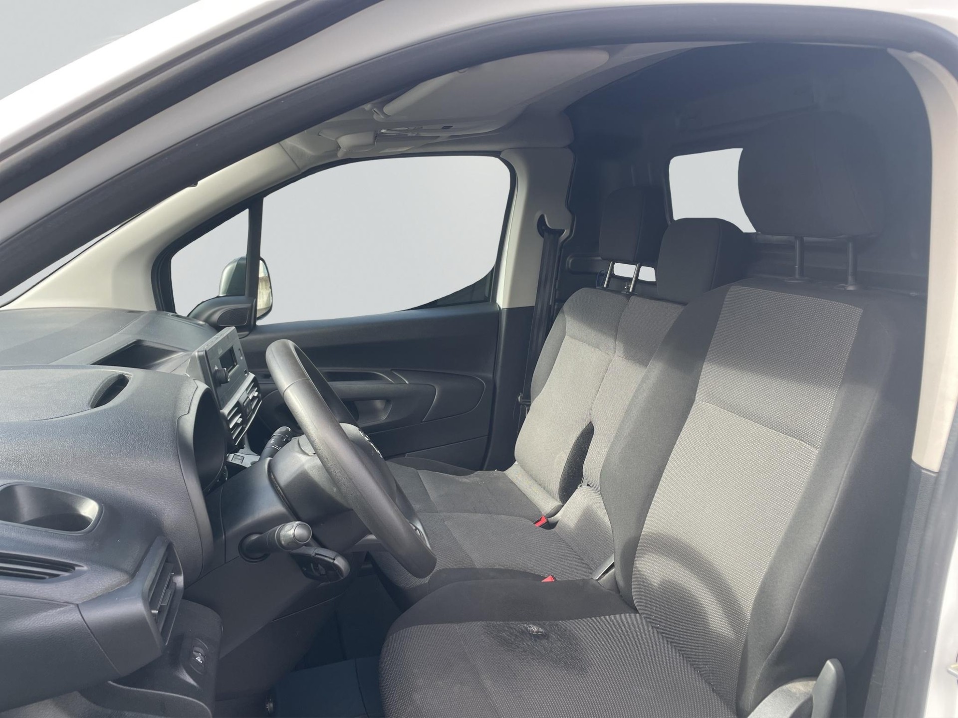 TOYOTA PROACE CITY Van L1 1.2 Active-image-9