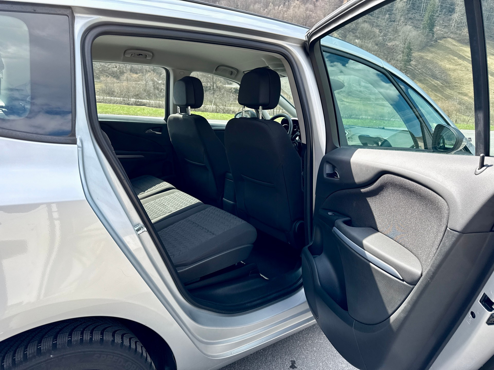 OPEL Zafira Tourer 1.6i 16V CNG Turbo Active Edition-image-11