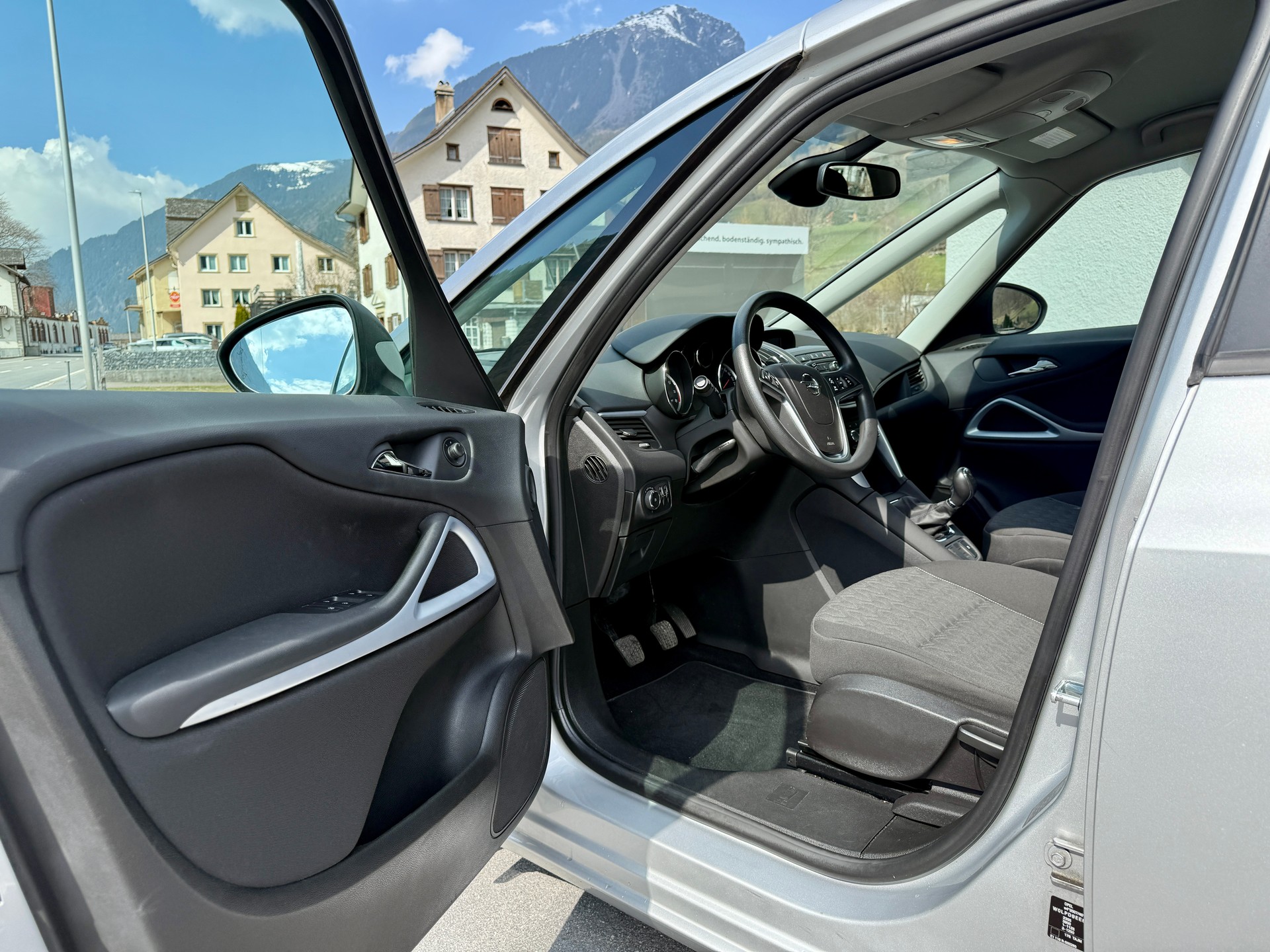OPEL Zafira Tourer 1.6i 16V CNG Turbo Active Edition-image-8