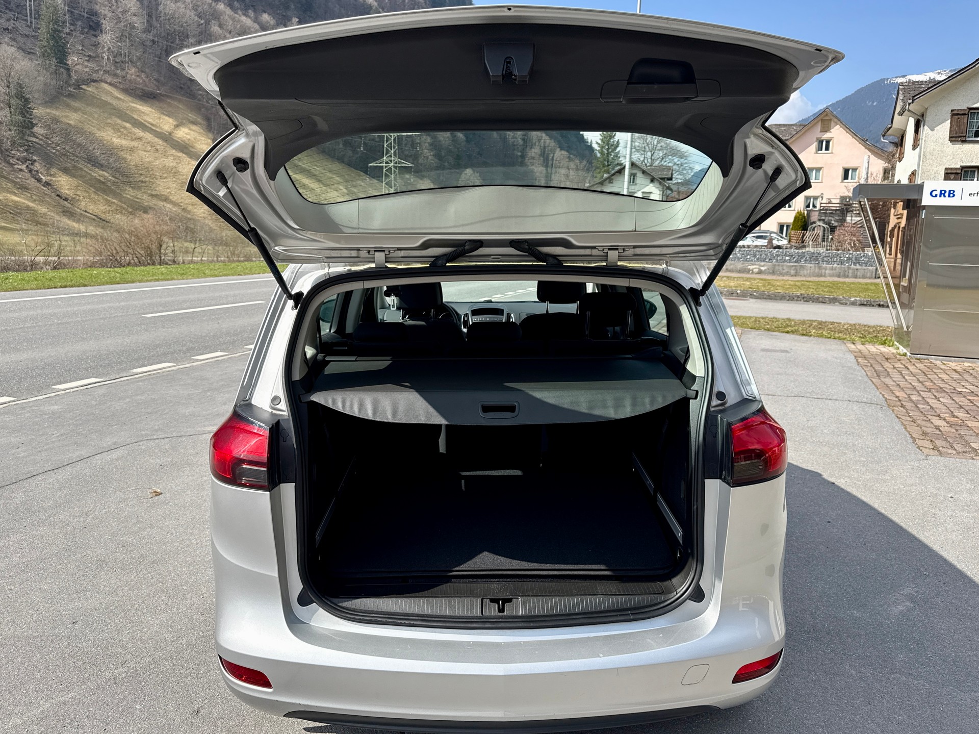 OPEL Zafira Tourer 1.6i 16V CNG Turbo Active Edition-image-10