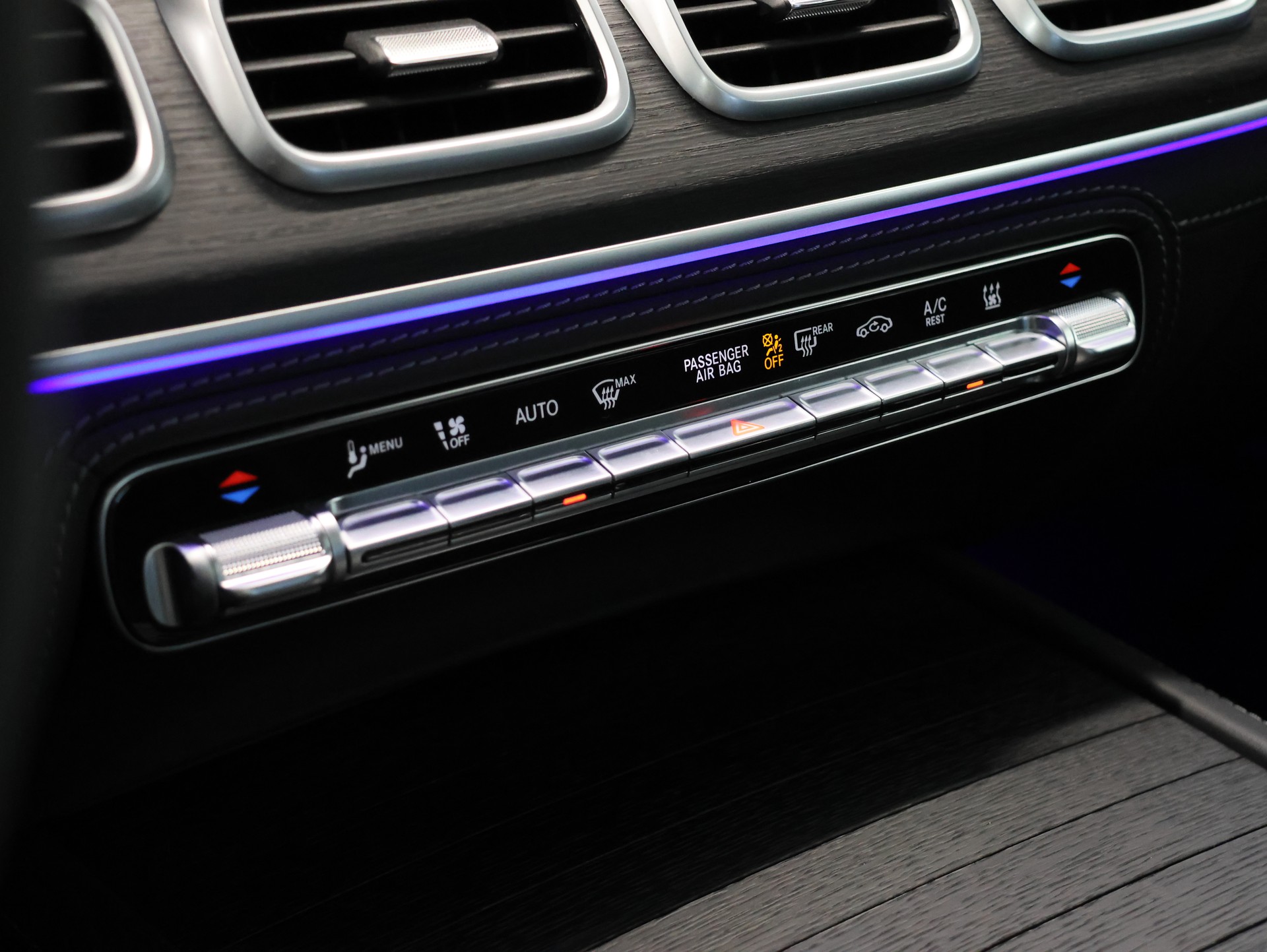 MERCEDES-BENZ GLE Coupé 63 S AMG 4Matic+ Speedshift *Head Up Display* *Sitzheizung / Lüftung* *Mercedes Benz MSI Garantie Plus*-image-32