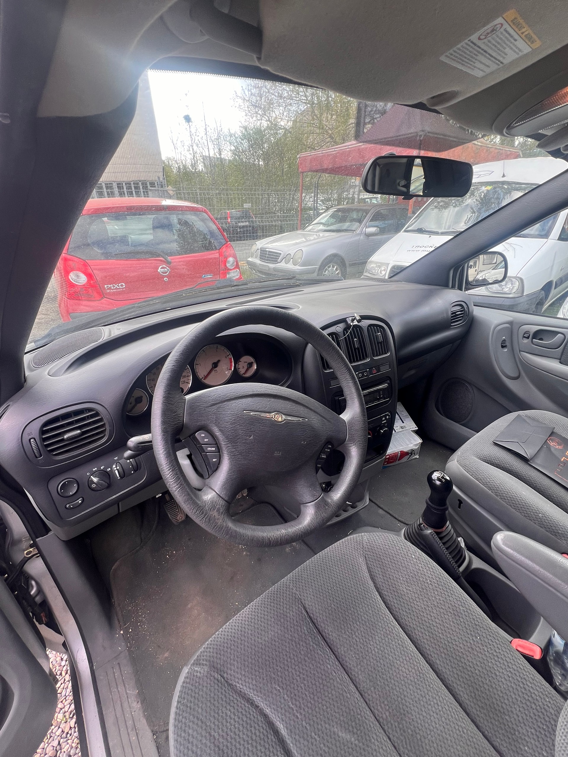 CHRYSLER Voyager 2.5 CRD SE-image-6