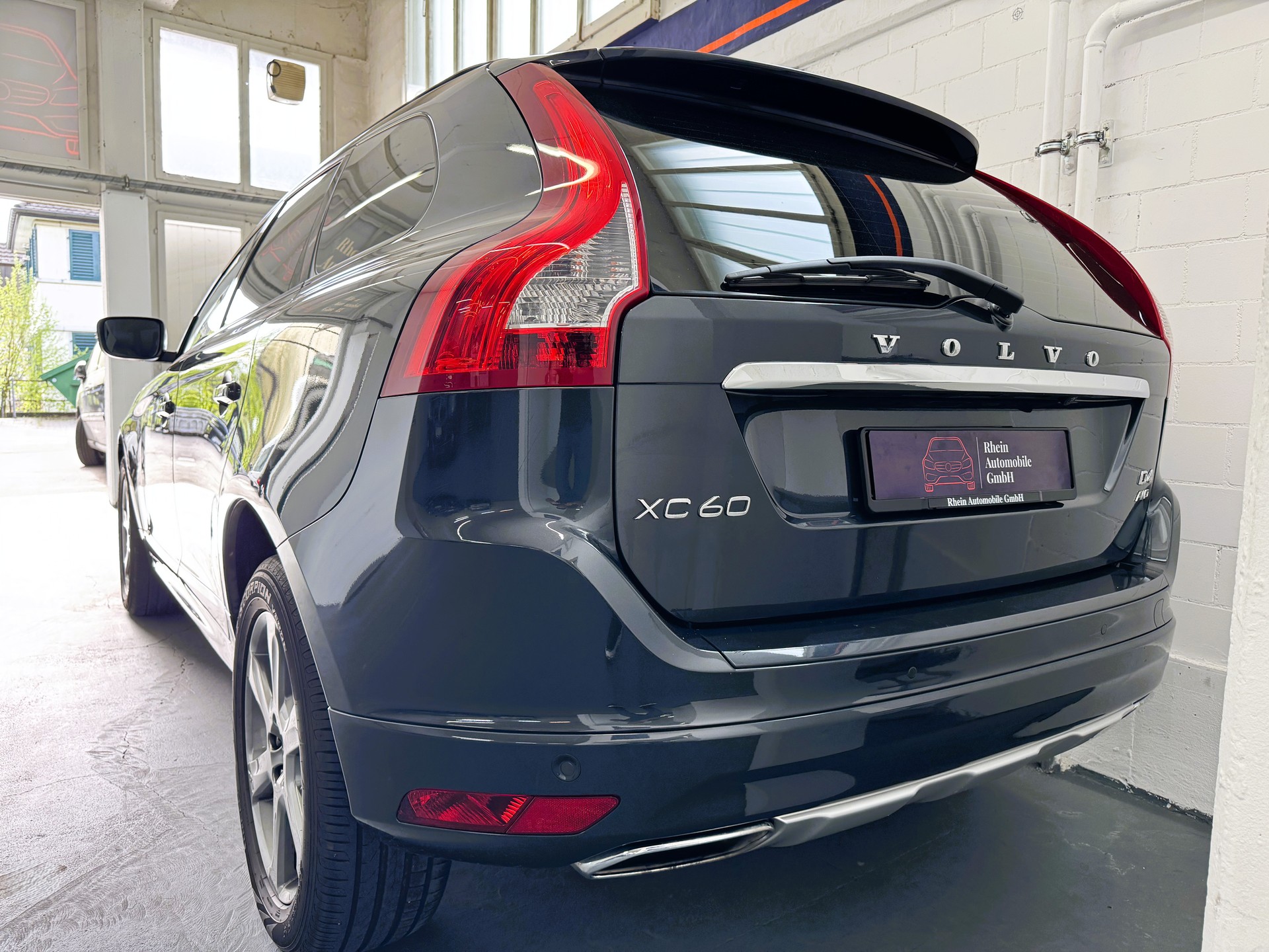 VOLVO XC60 D4 AWD Kinetic Geartronic-image-3