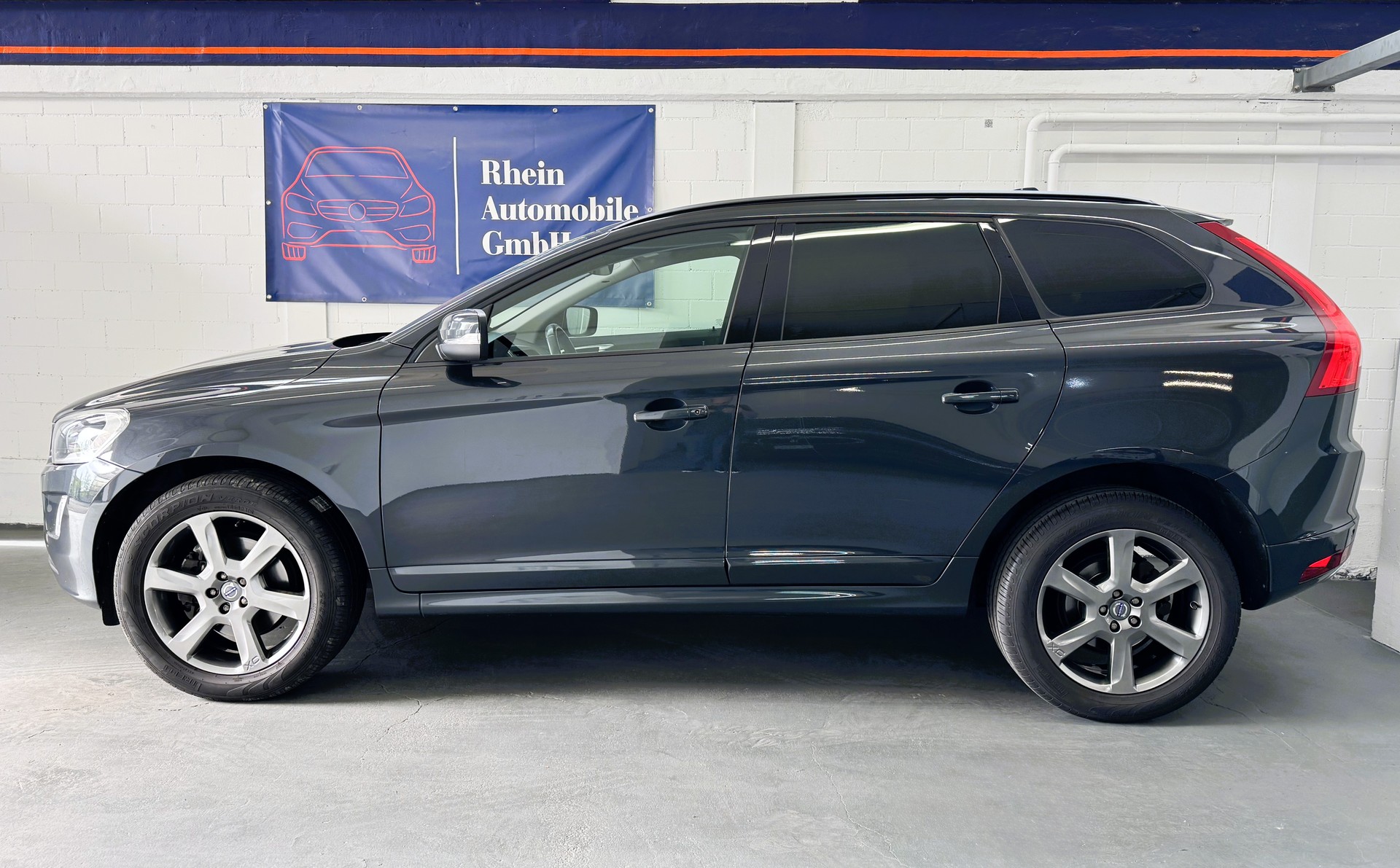 VOLVO XC60 D4 AWD Kinetic Geartronic-image-2