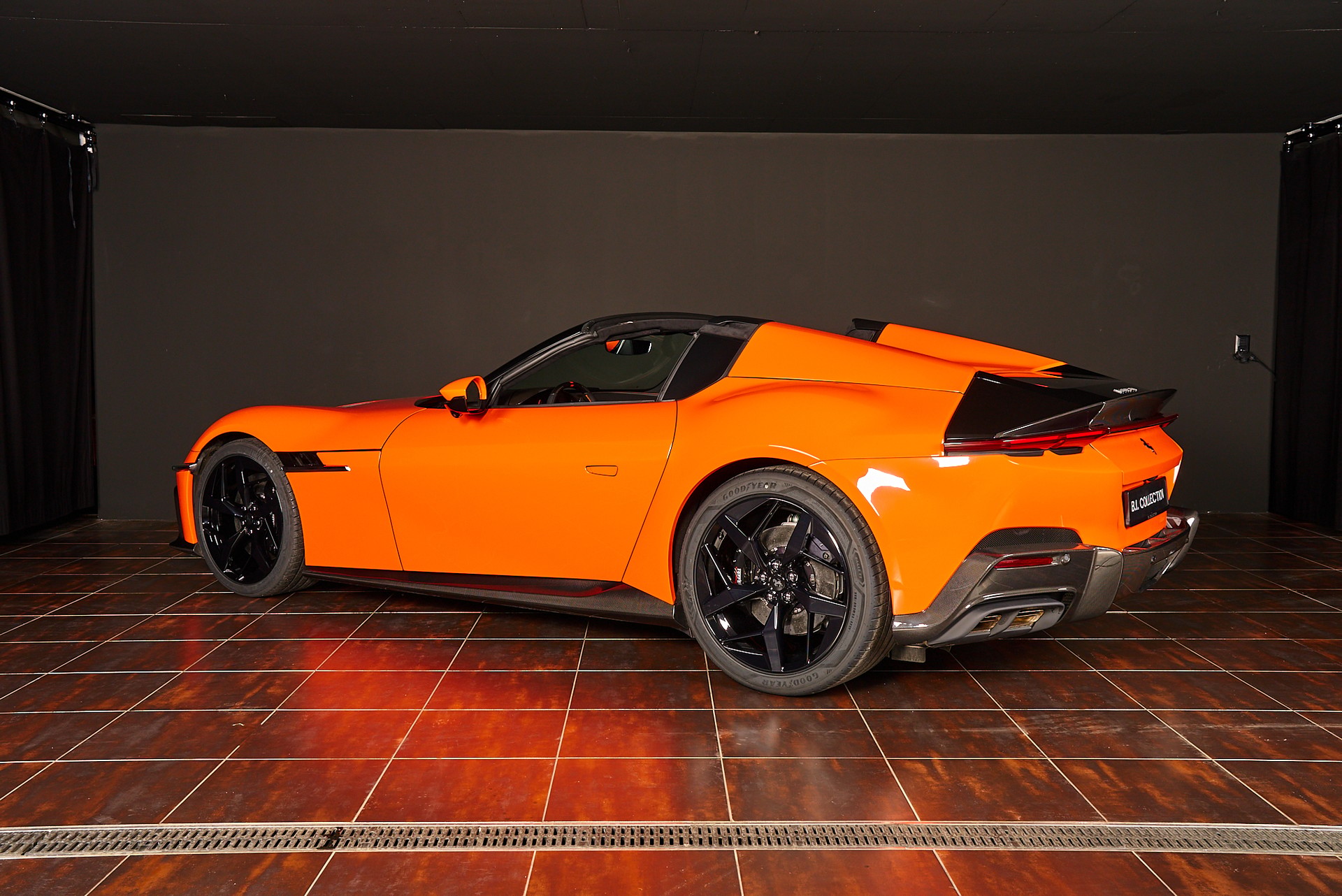FERRARI 12 Cilindri Spider-image-9