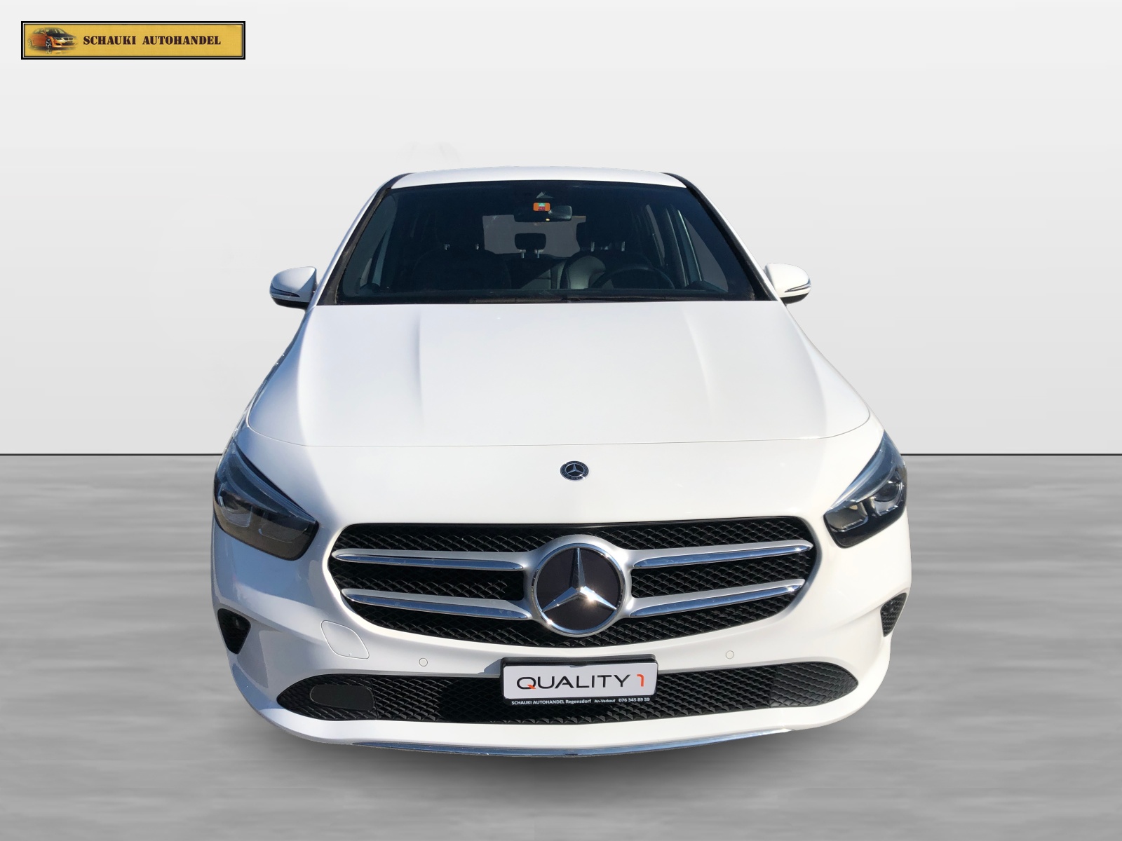 MERCEDES-BENZ B 180 7G-DCT-showroom-element-1
