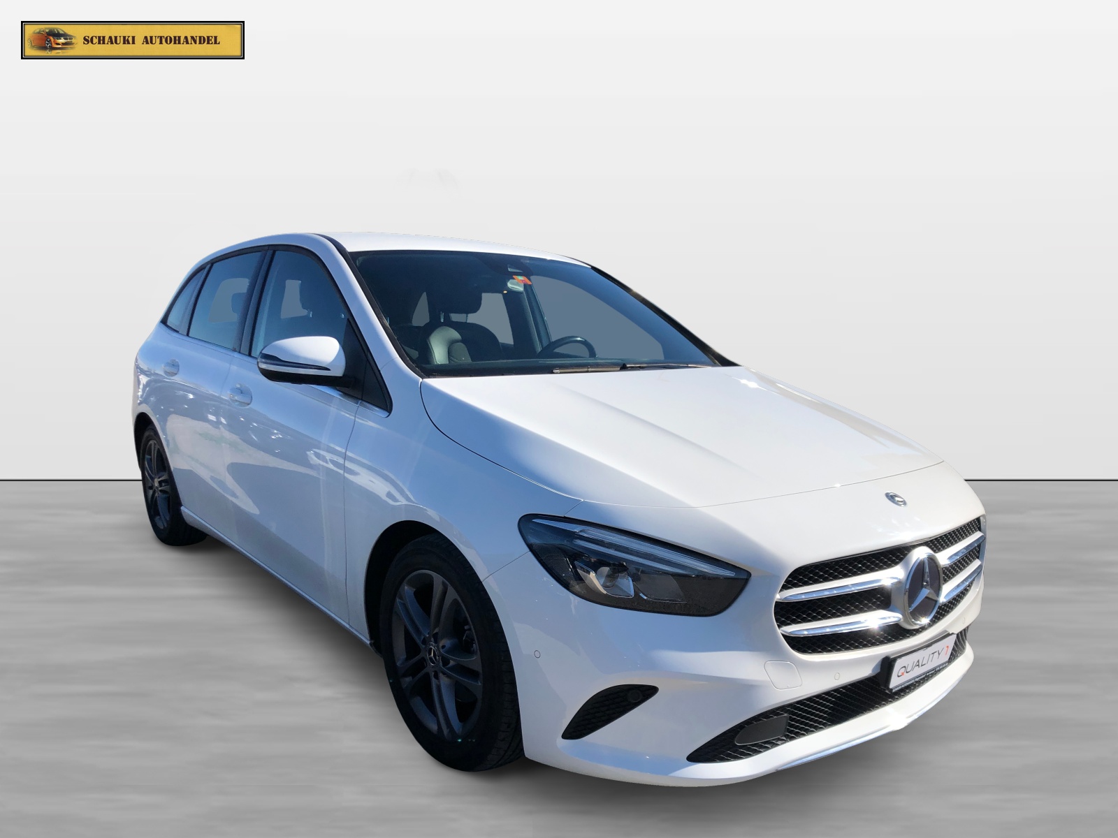 MERCEDES-BENZ B 180 7G-DCT-showroom-element-2