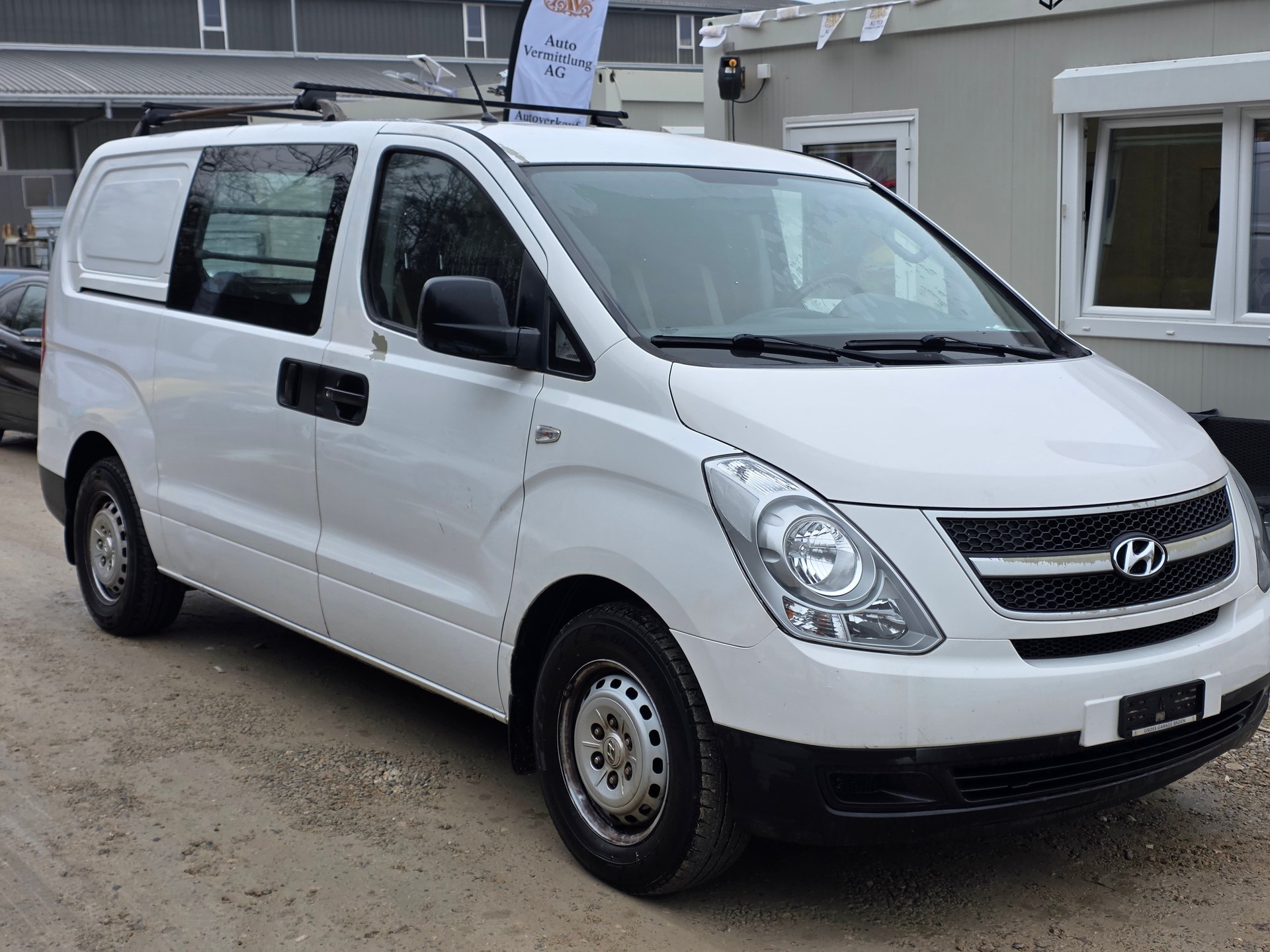 HYUNDAI H-1 Cargo 2.5 CRDi / Automat / Frisch ab MFK / Frisch ab Service / Garantie / 8-fach / Kostenlos Lieferung-image-6