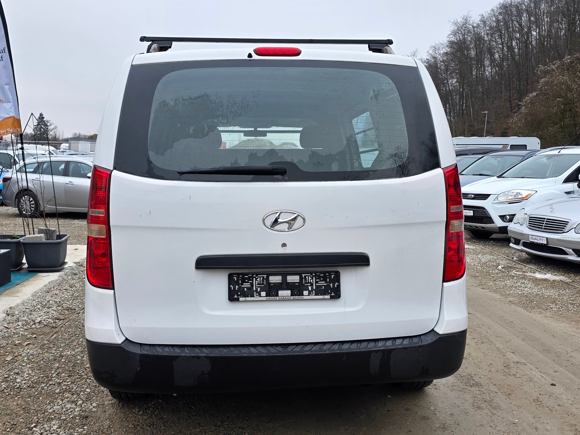 HYUNDAI H-1 Cargo 2.5 CRDi / Automat / Frisch ab MFK / Frisch ab Service / Garantie / 8-fach / Kostenlos Lieferung-showroom-element-3