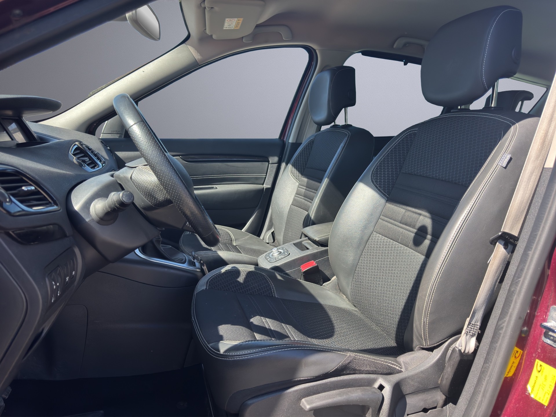 RENAULT Grand Scénic 1.2 16V Turbo Bose-image-5