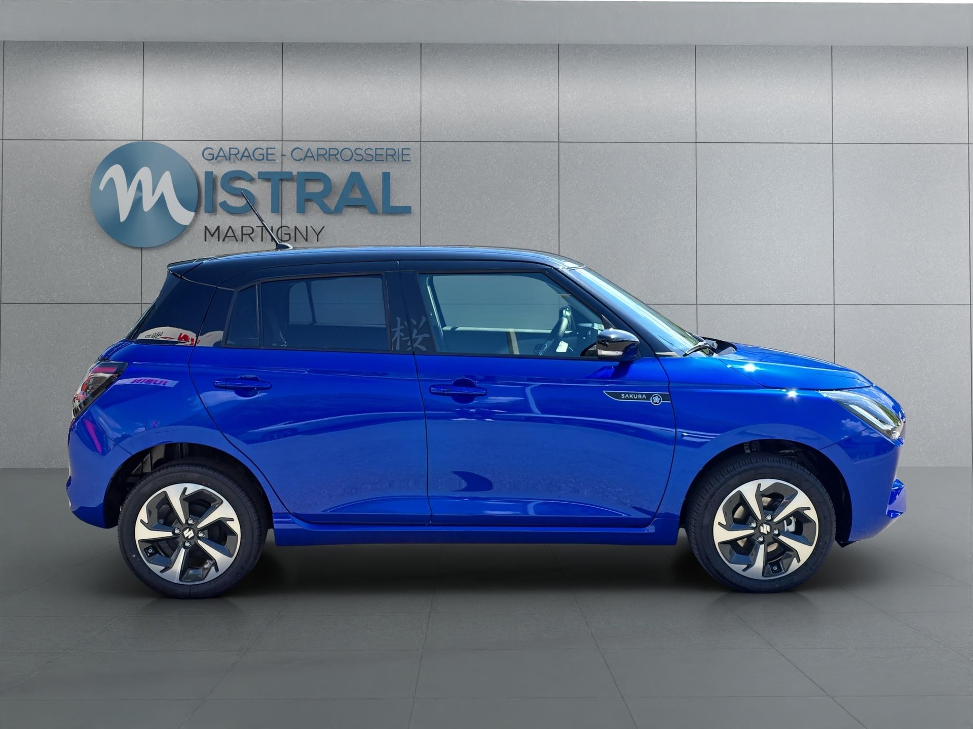 SUZUKI Swift 1.2 Sakura Top Hybrid 4x4-image-5